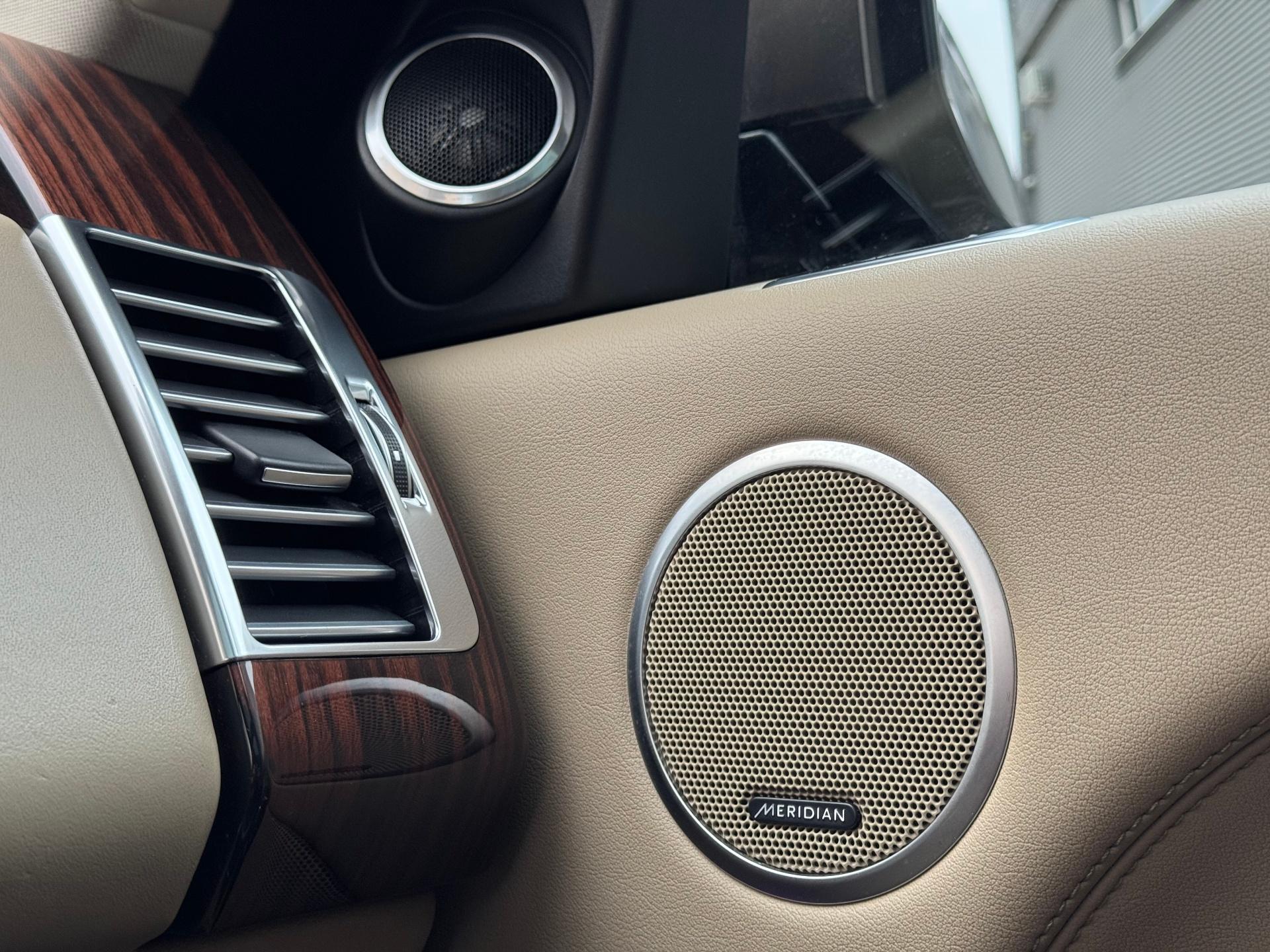 Land Rover-Range Rover Vogue