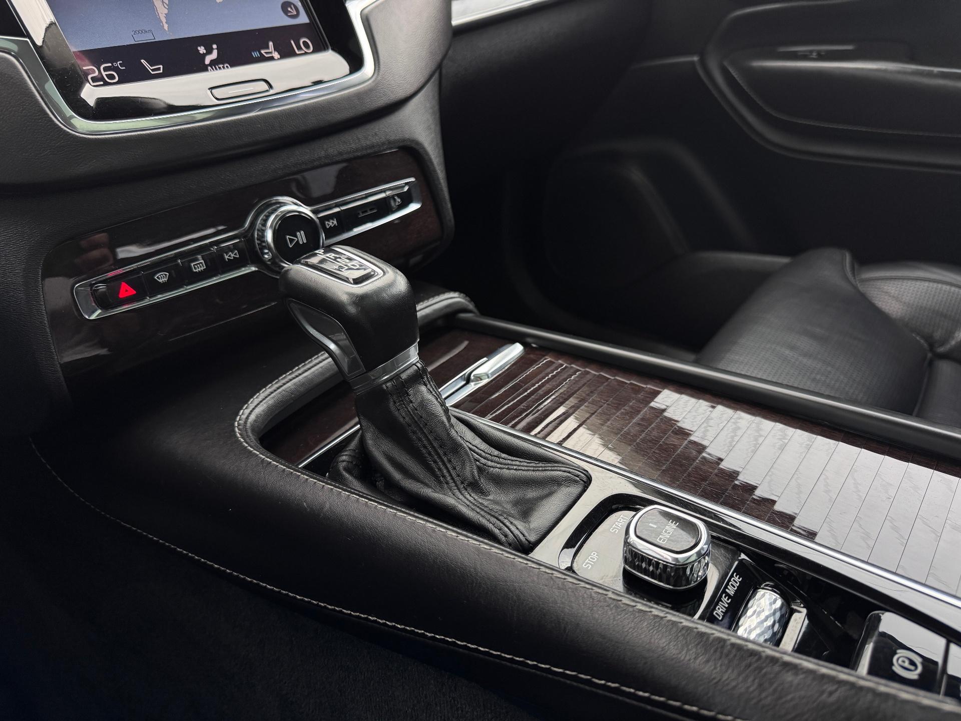 Volvo-XC 90