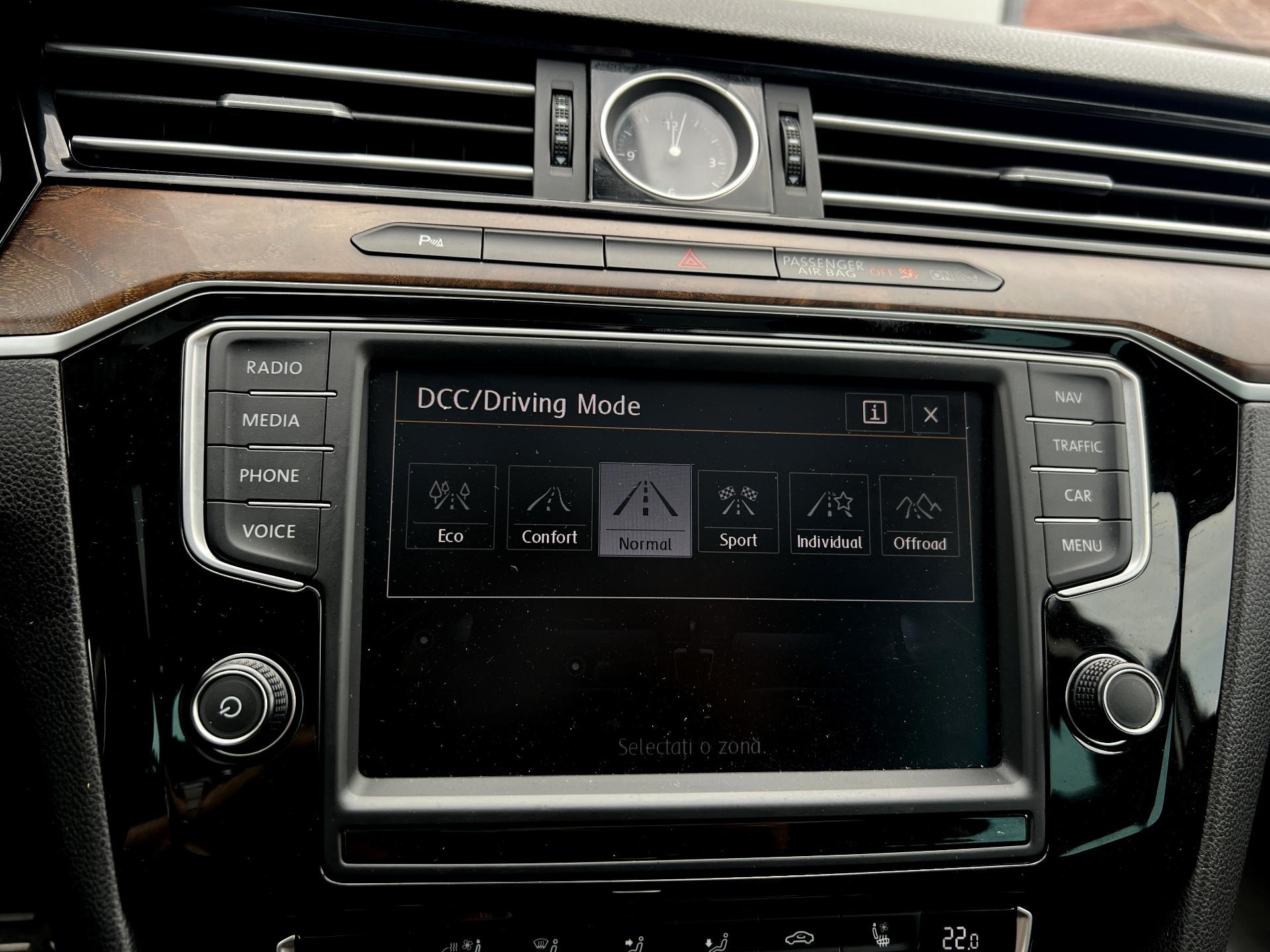 Volkswagen-Passat Alltrack