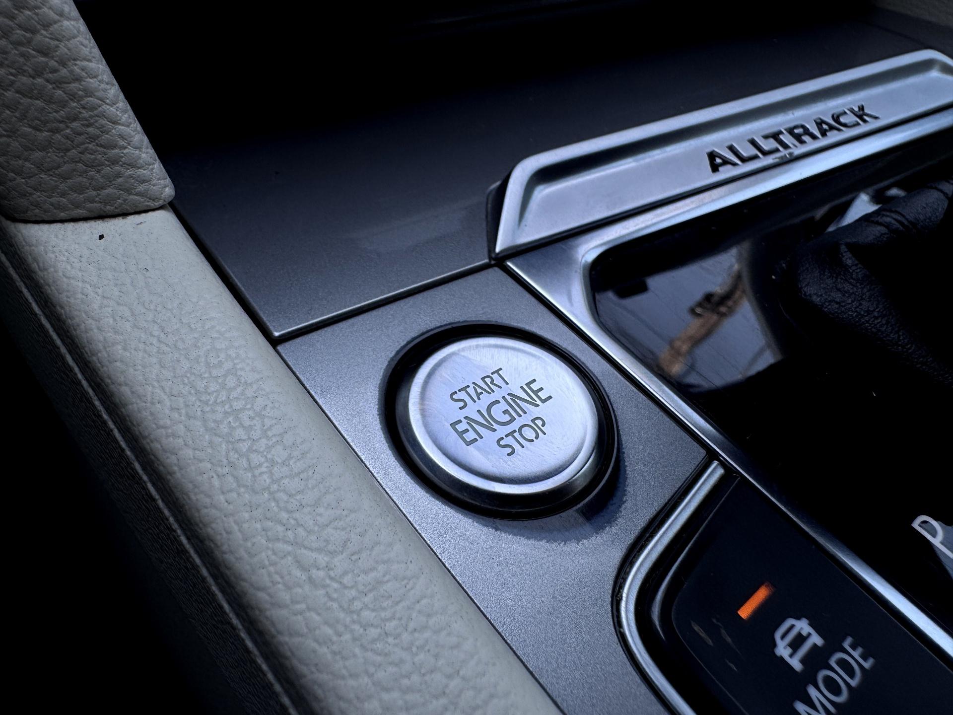 Volkswagen-Passat Alltrack