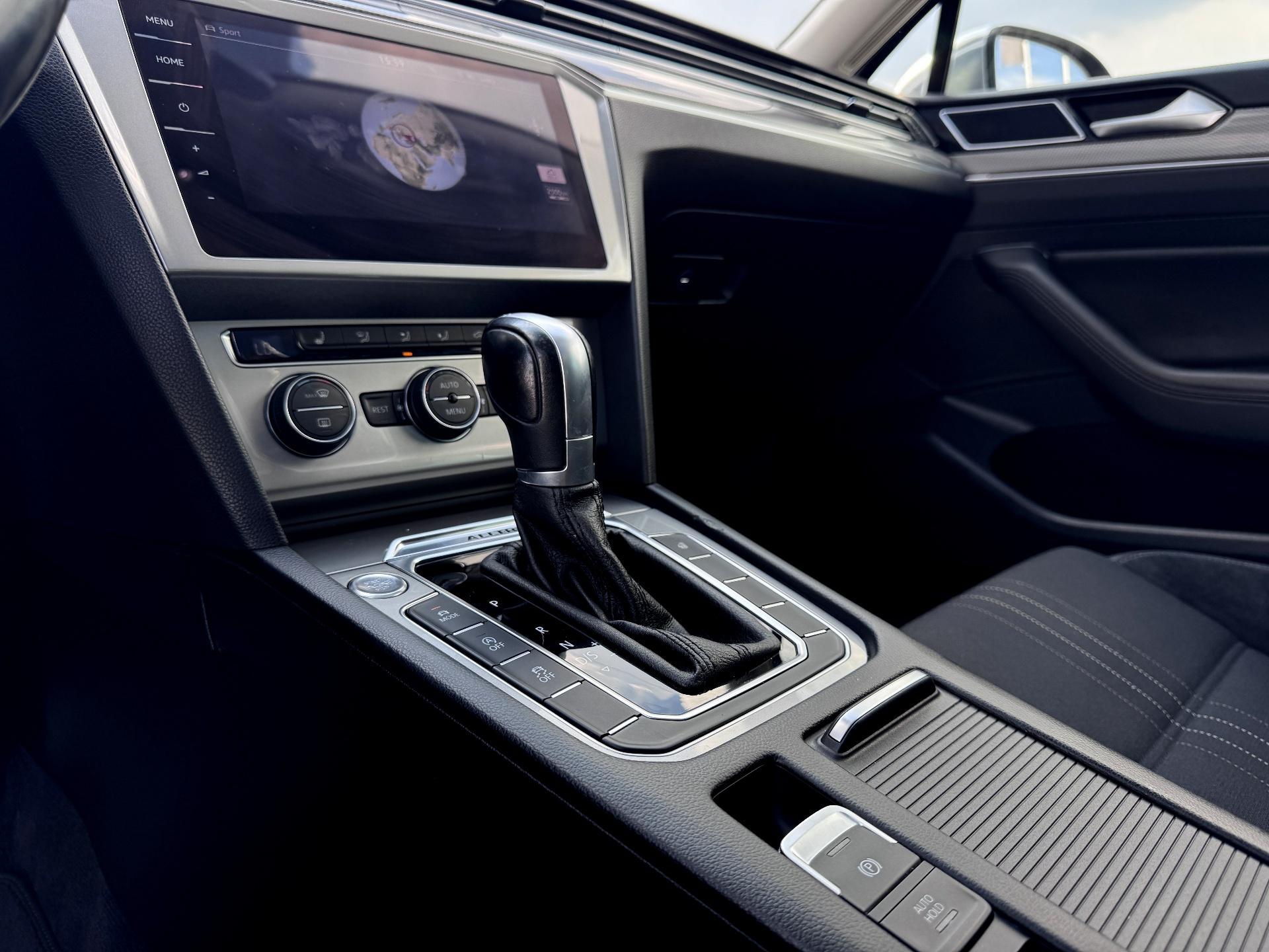 Volkswagen-Passat Alltrack