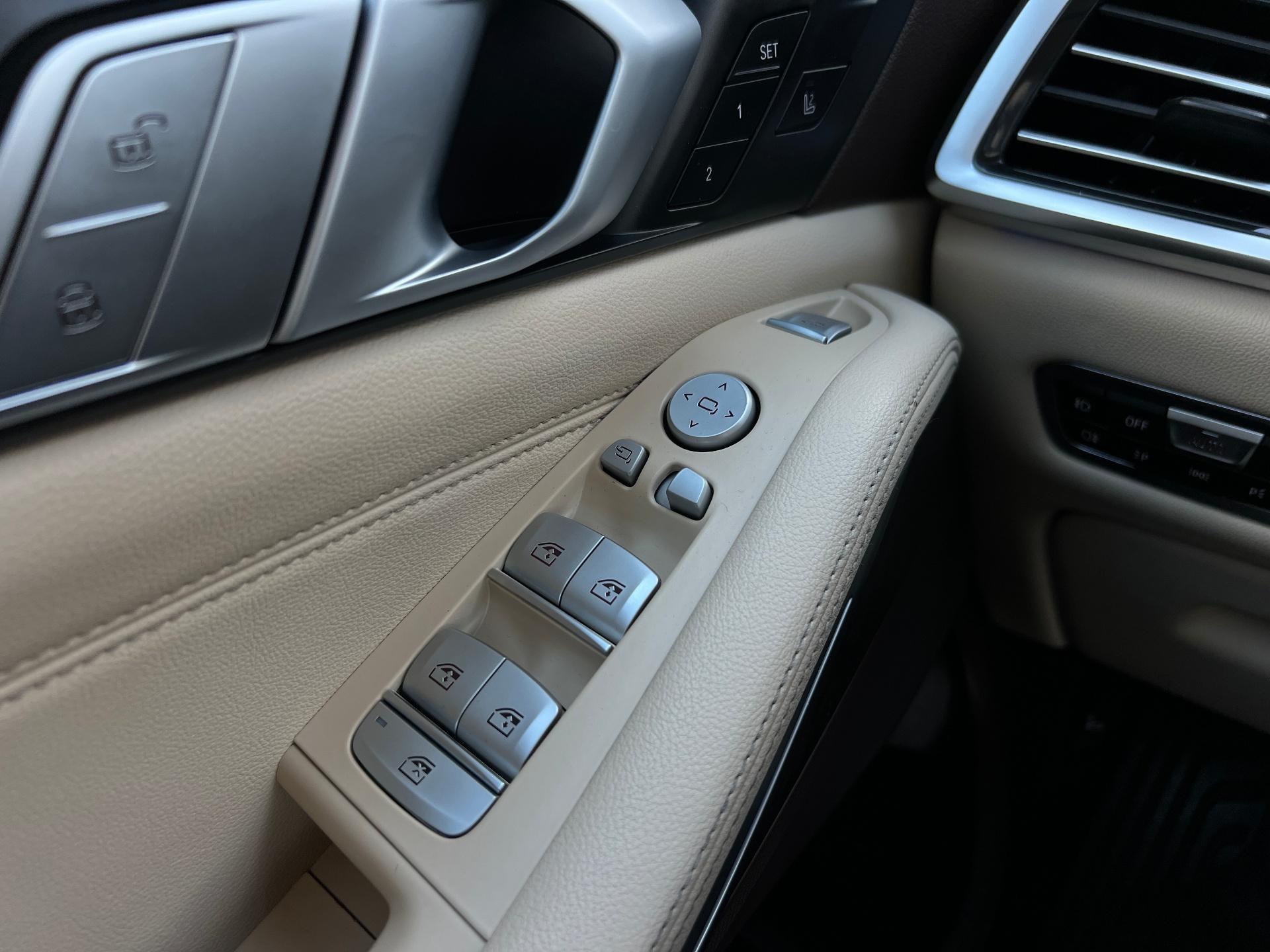 BMW-X7