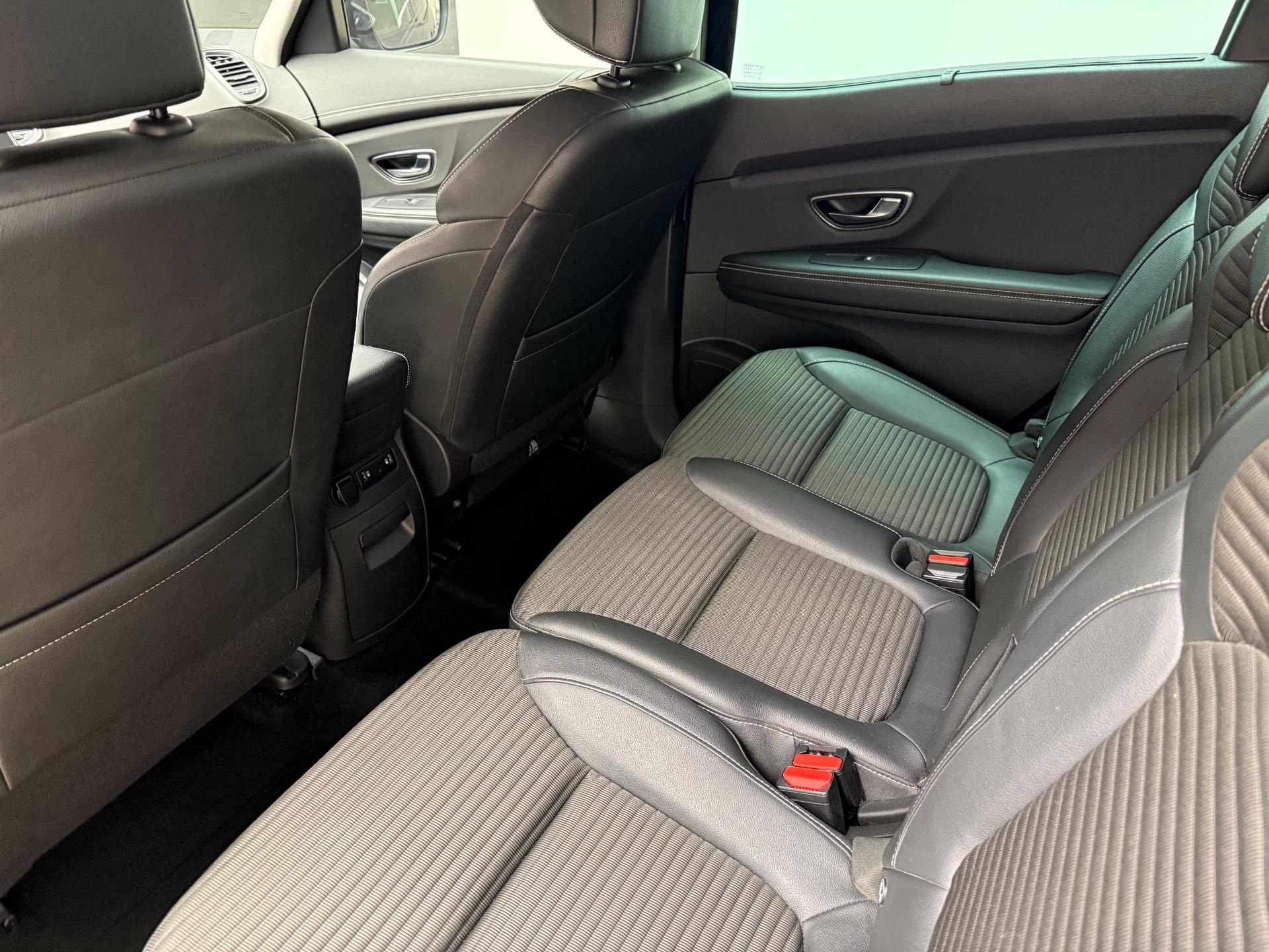 Renault-Scenic