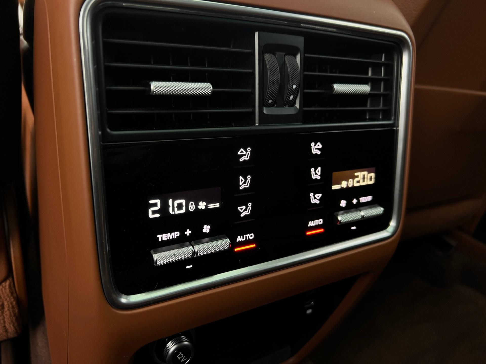 Porsche-Cayenne
