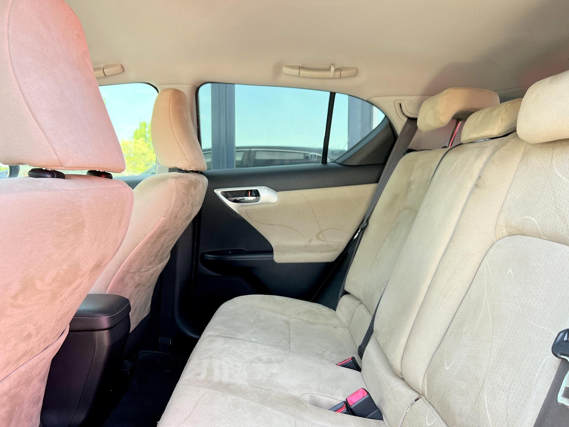 Lexus-CT 200h