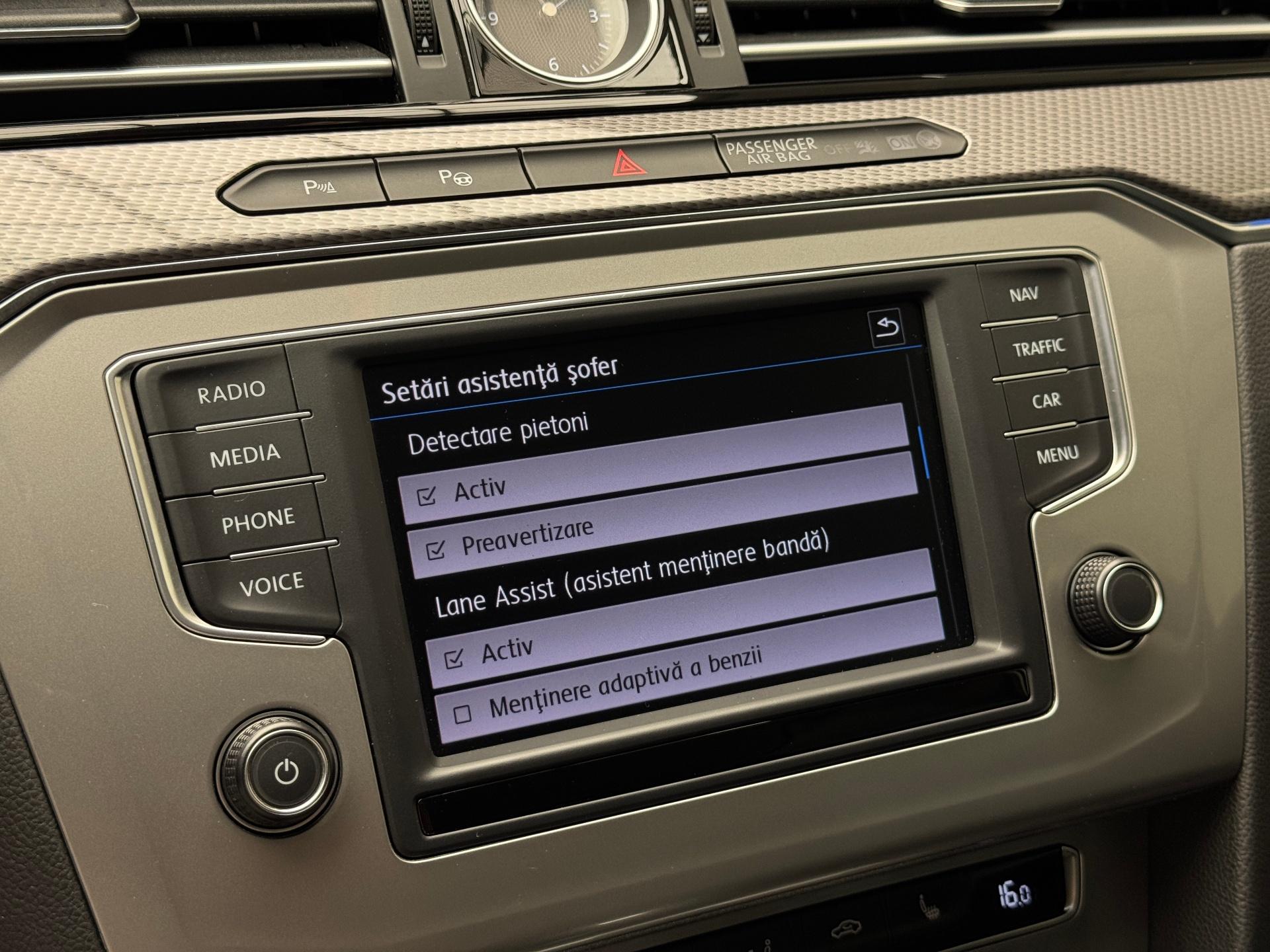 Volkswagen-Passat Alltrack