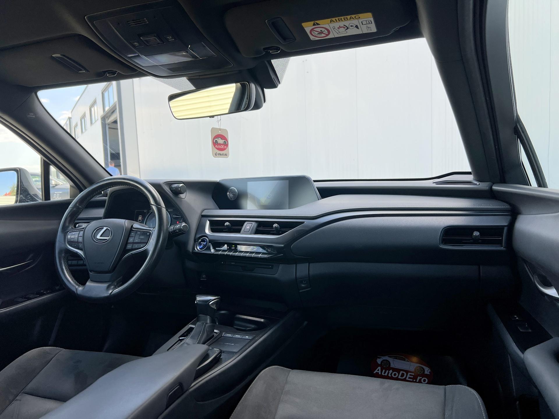 Lexus-UX