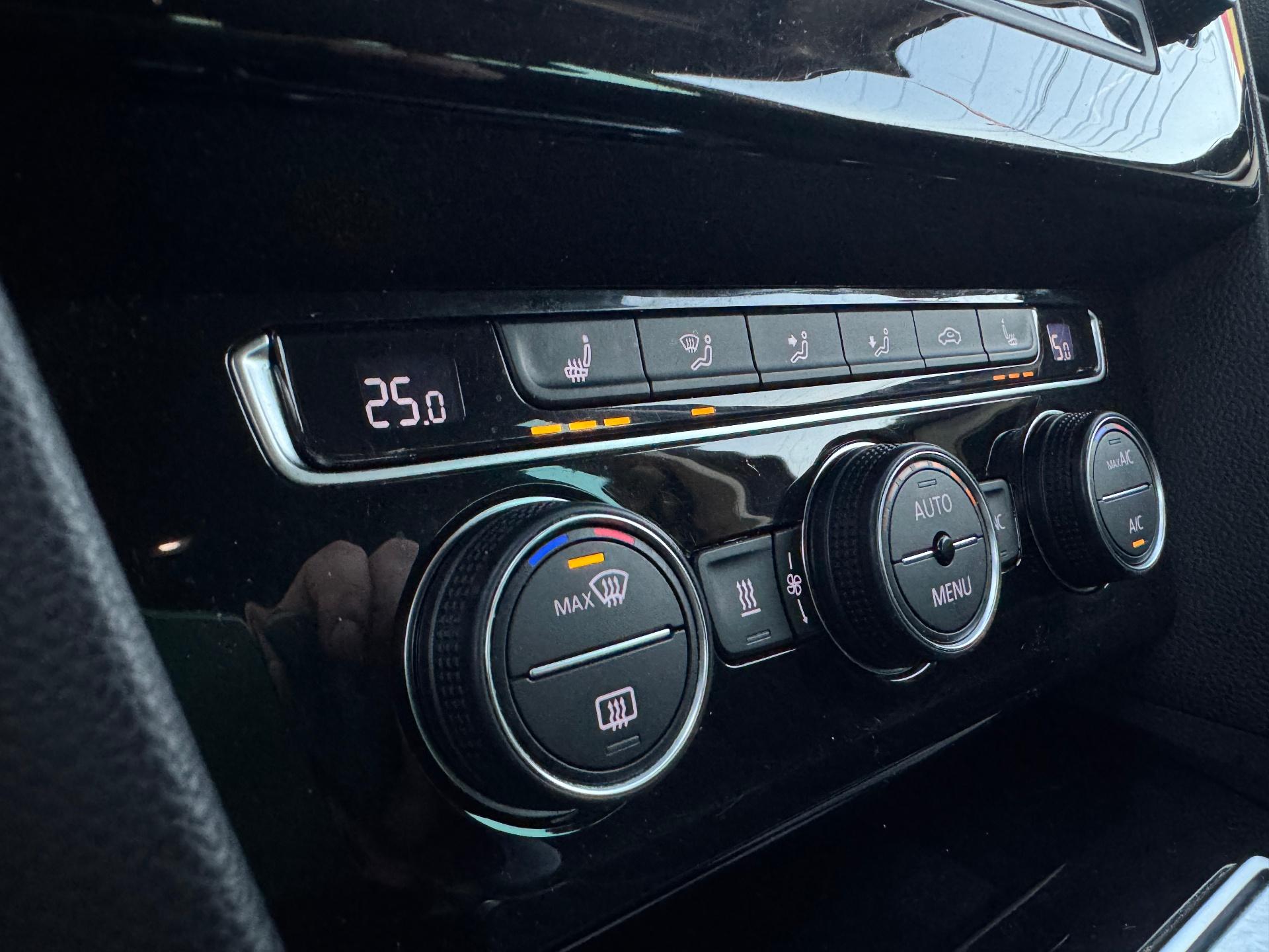 Volkswagen-Passat Alltrack