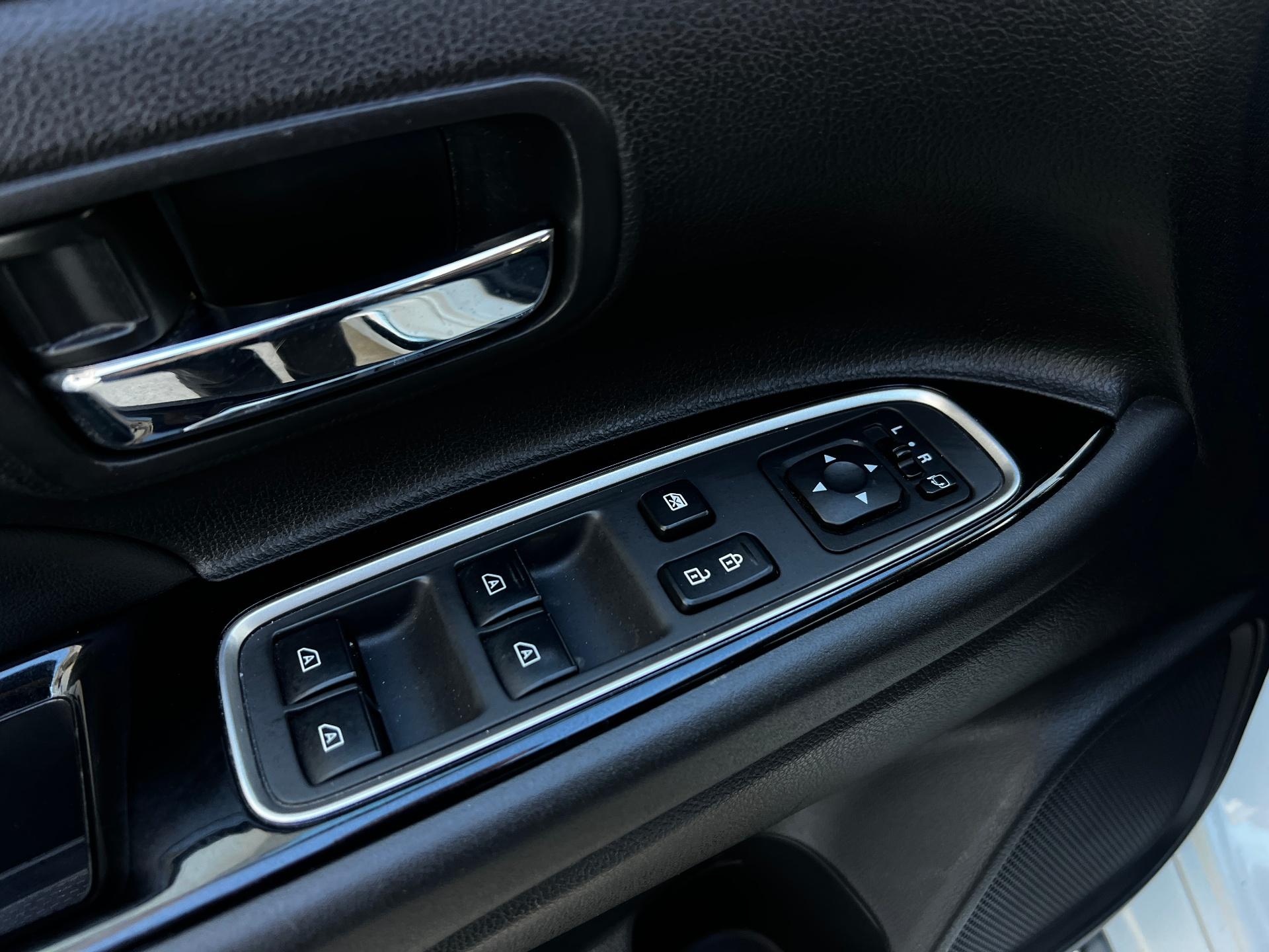 Mitsubishi-Outlander