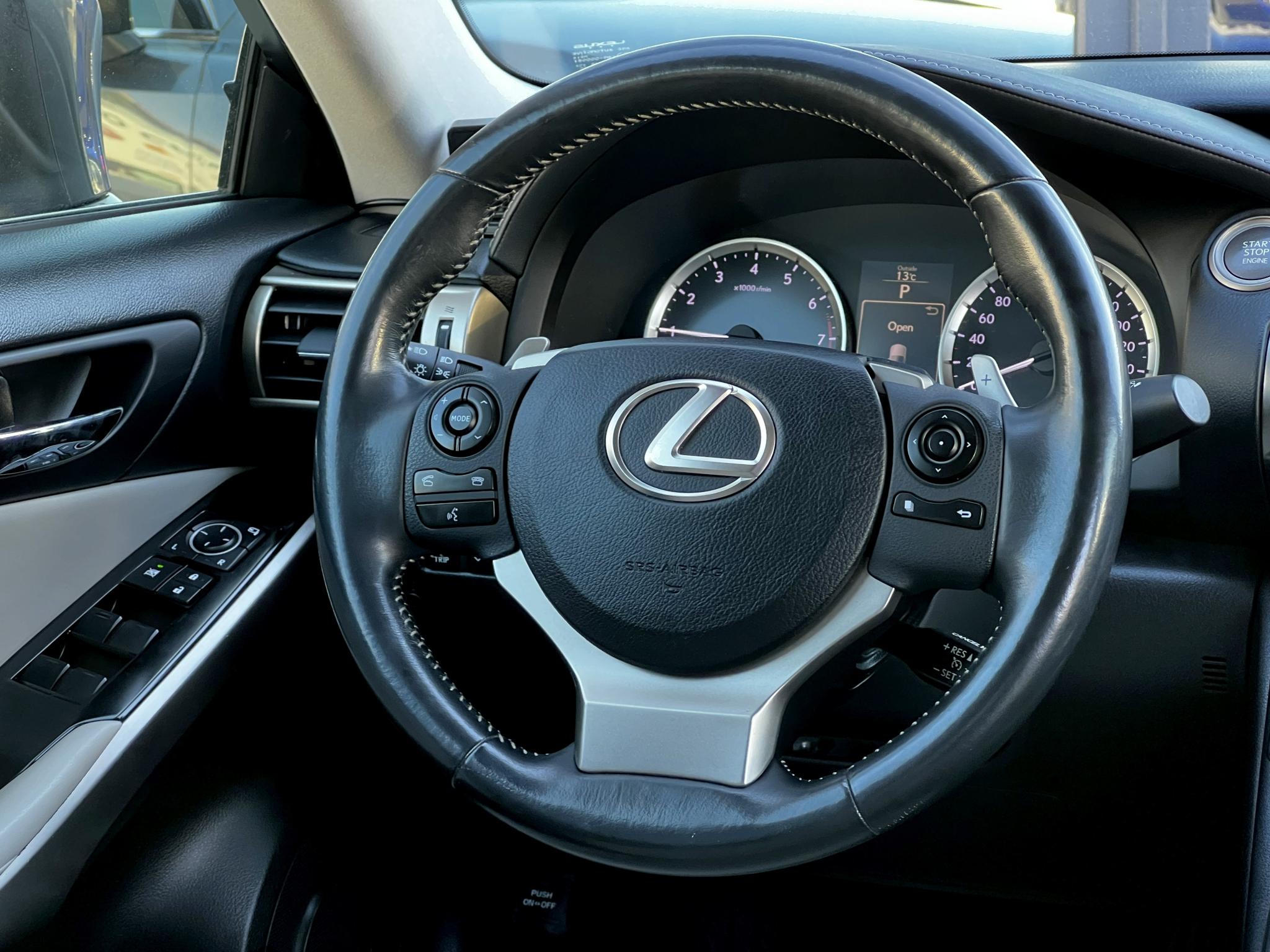 Lexus-IS