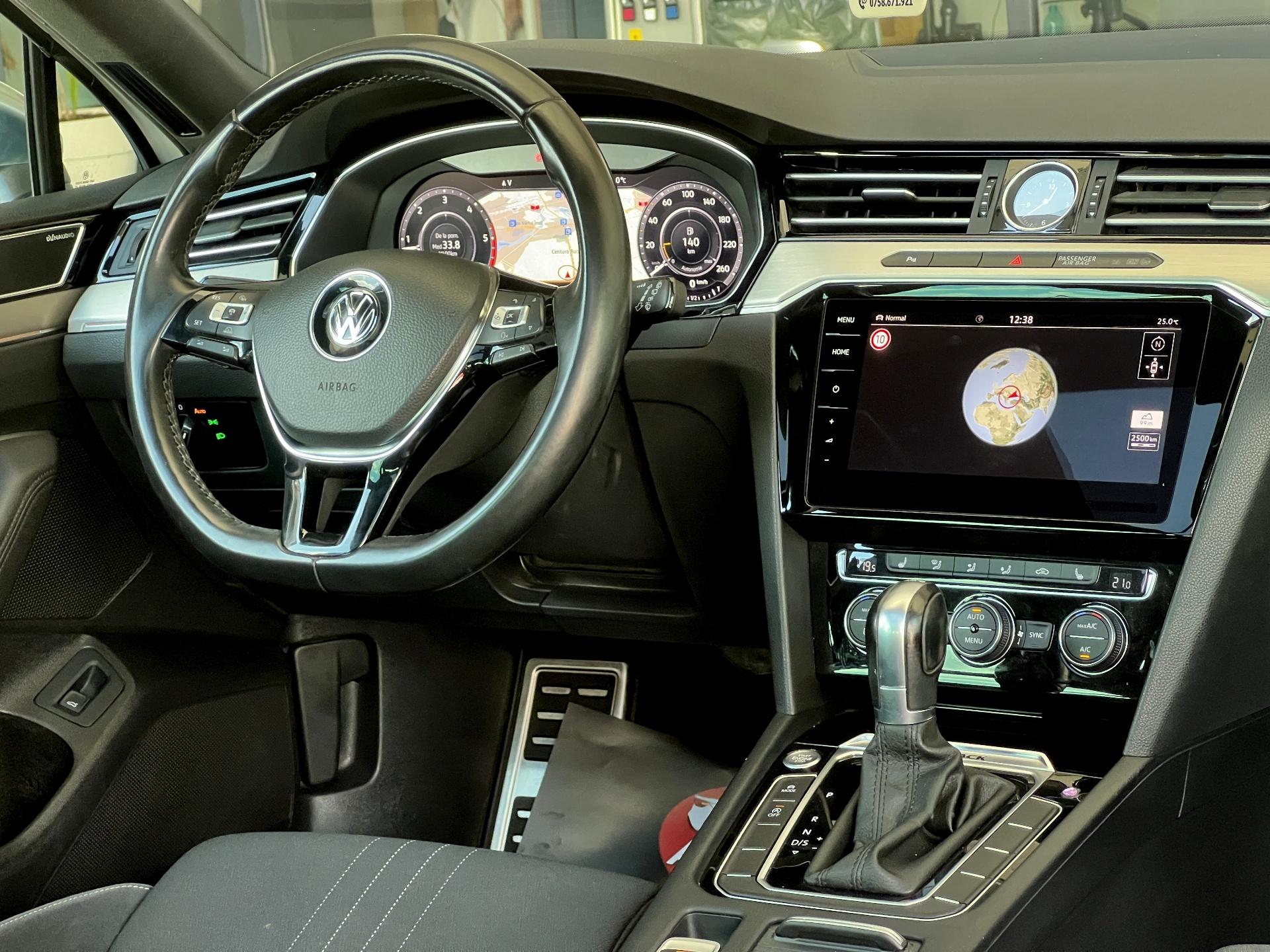 Volkswagen-Passat Alltrack
