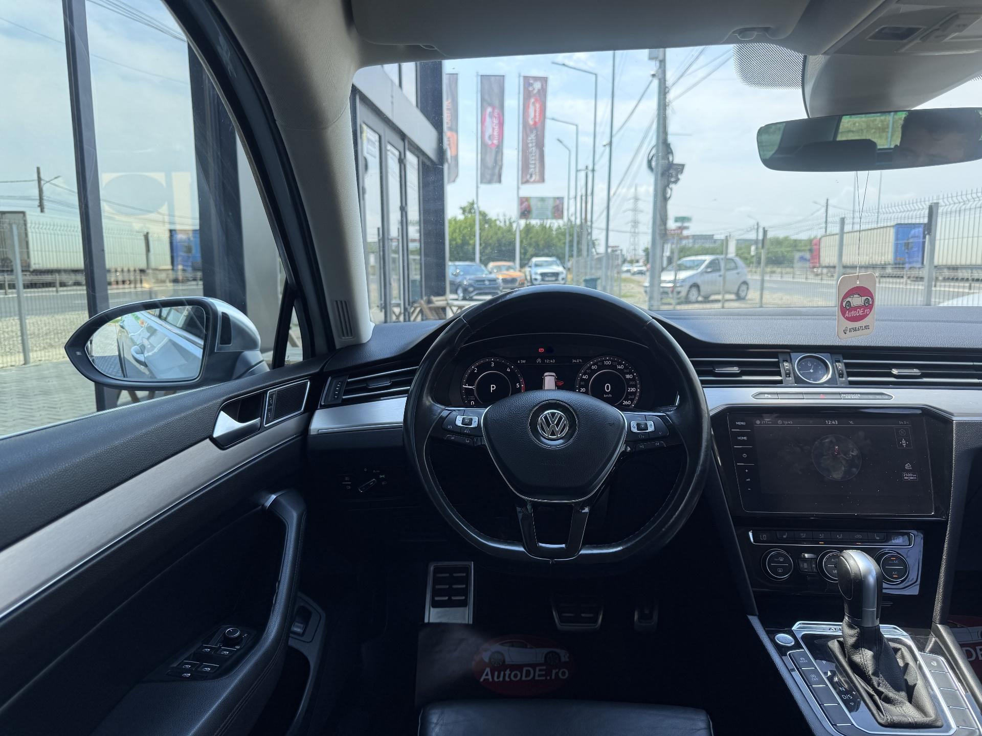 Volkswagen-Passat Alltrack