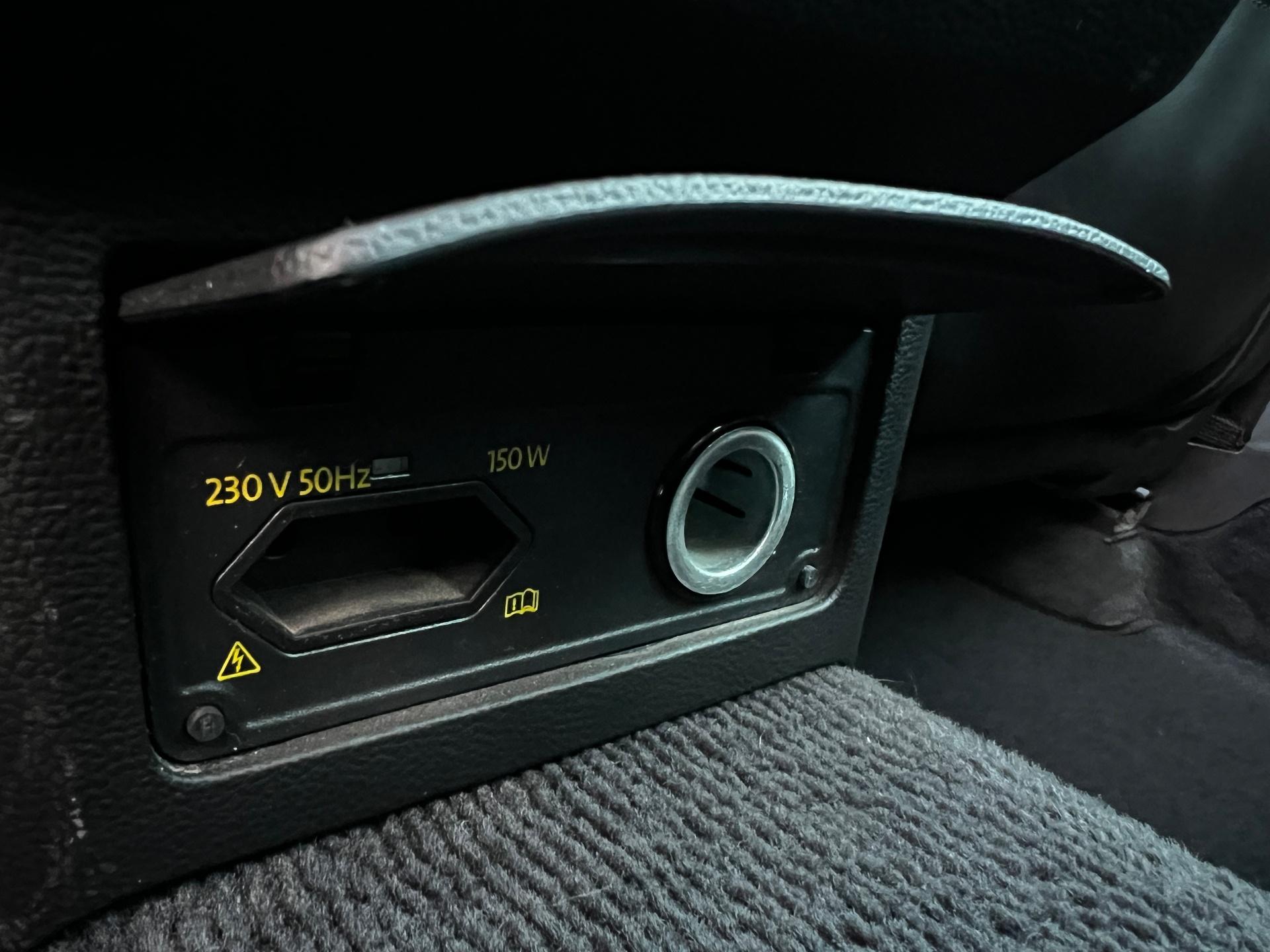 Volkswagen-Passat Alltrack