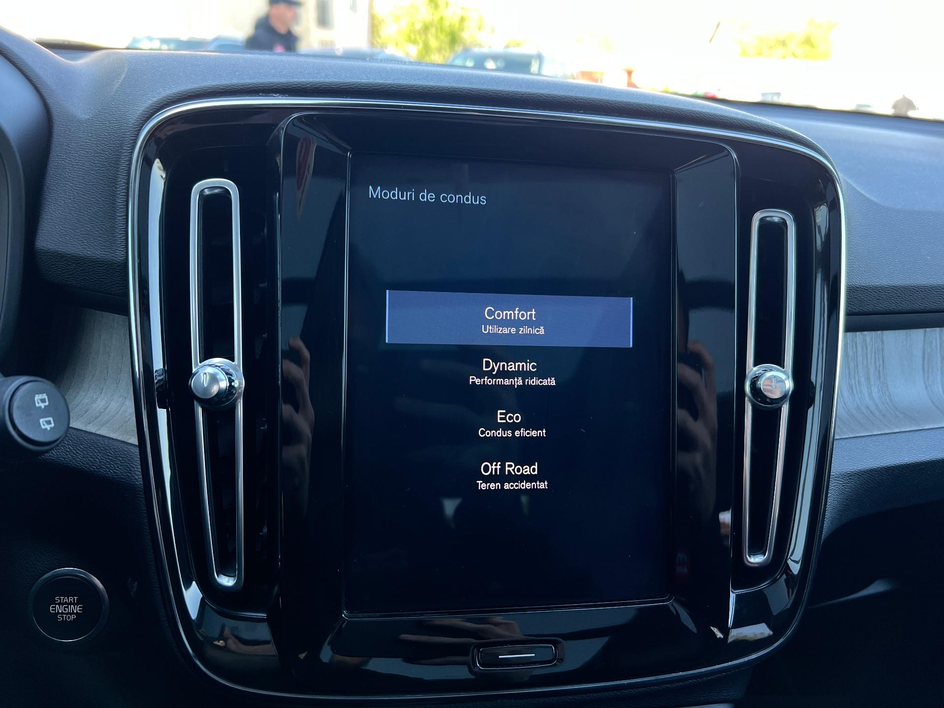 Volvo-XC 40