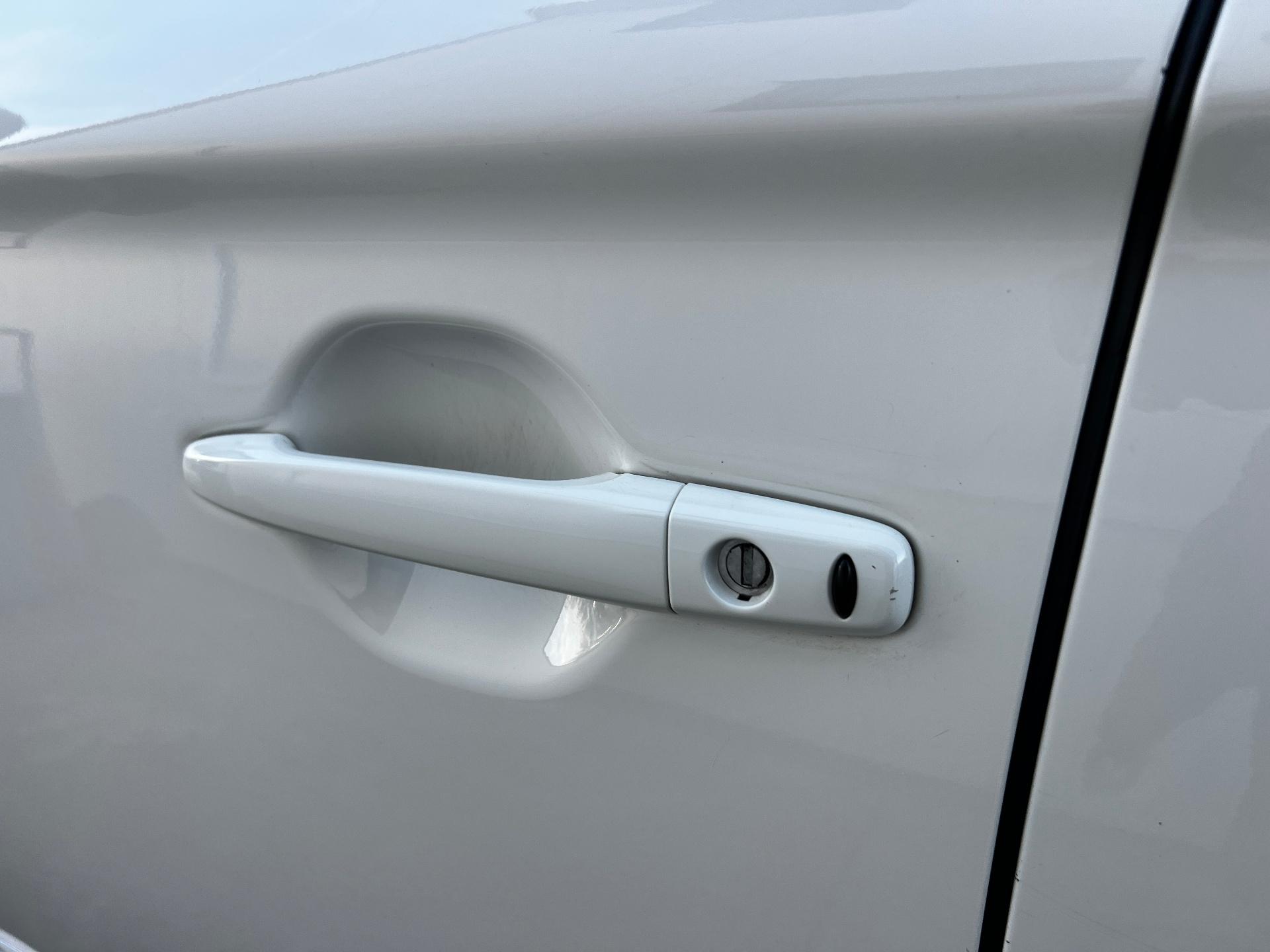 Mitsubishi-Outlander