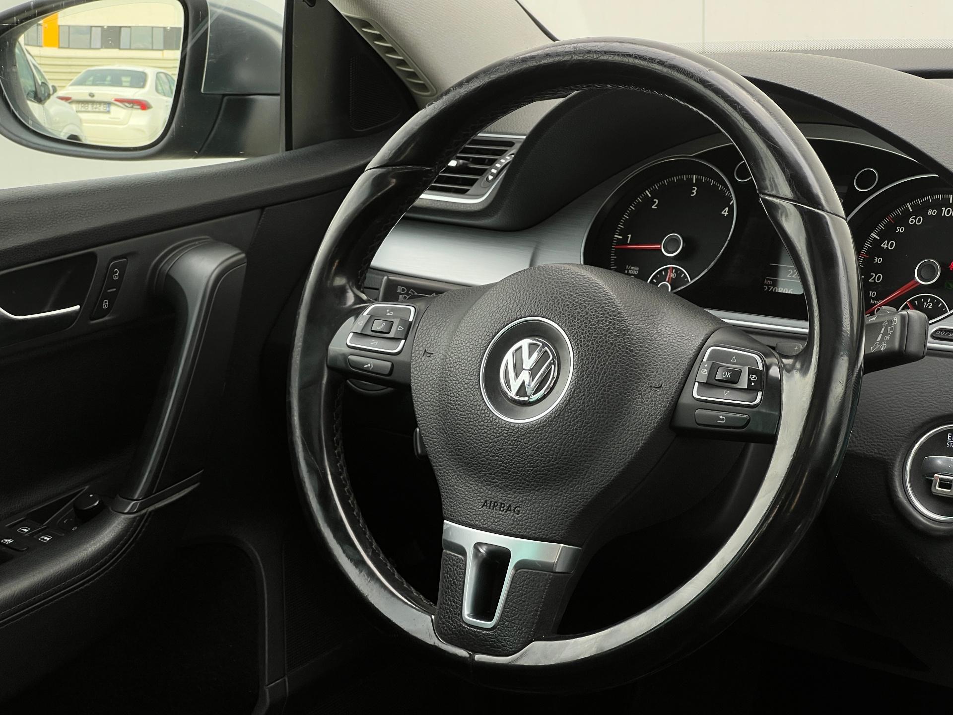 Volkswagen-Passat Alltrack