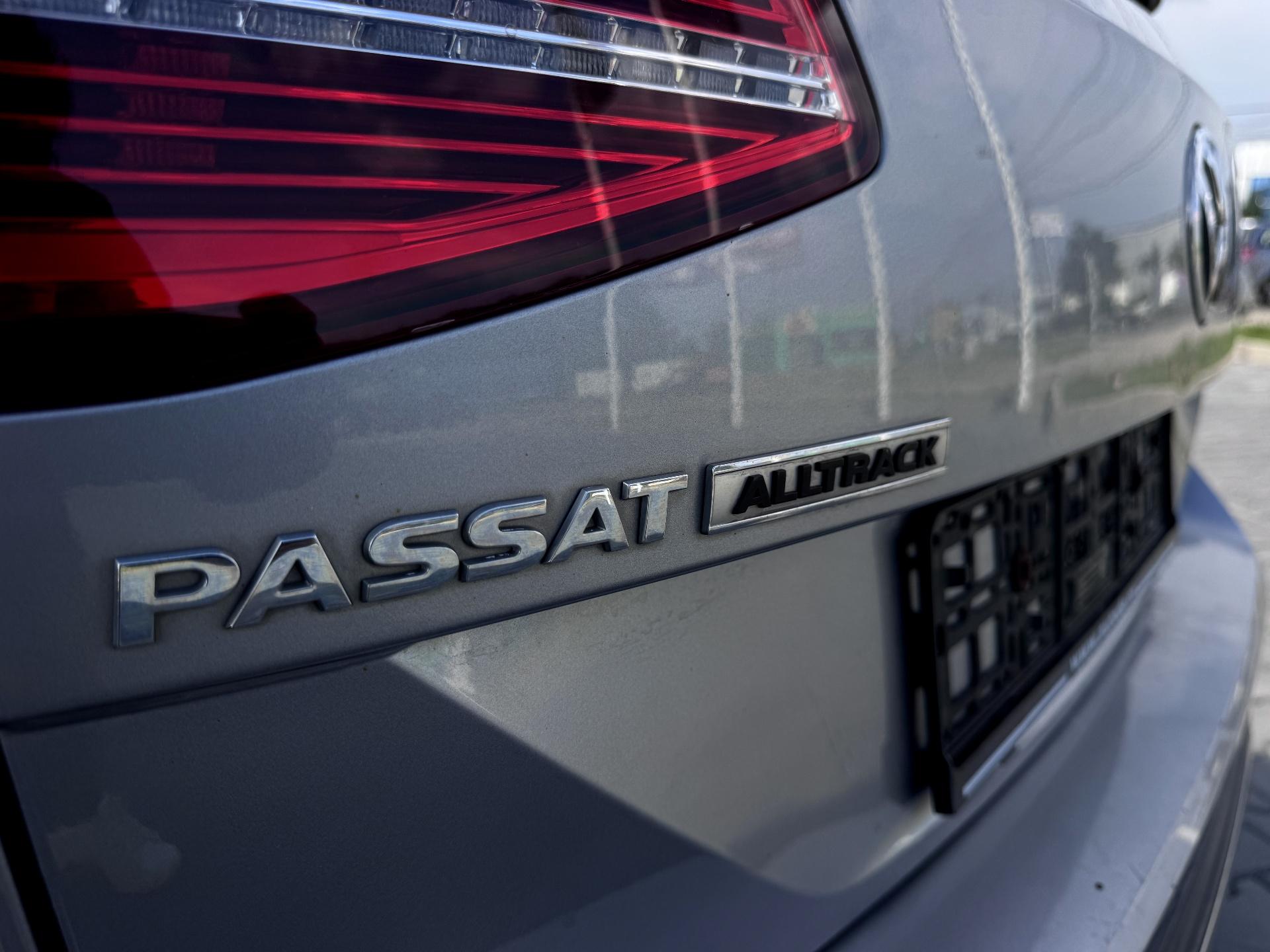Volkswagen-Passat Alltrack