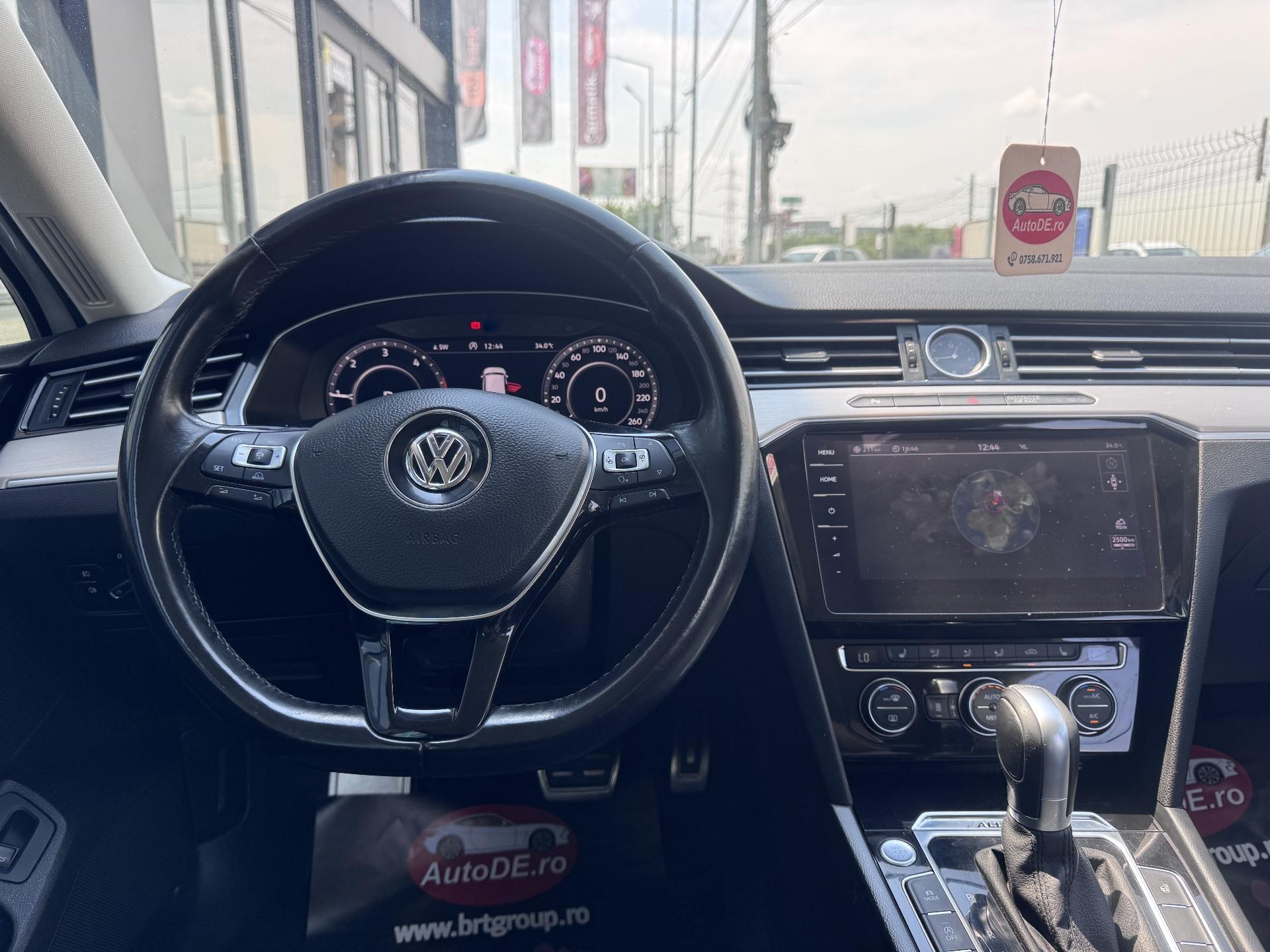 Volkswagen-Passat Alltrack