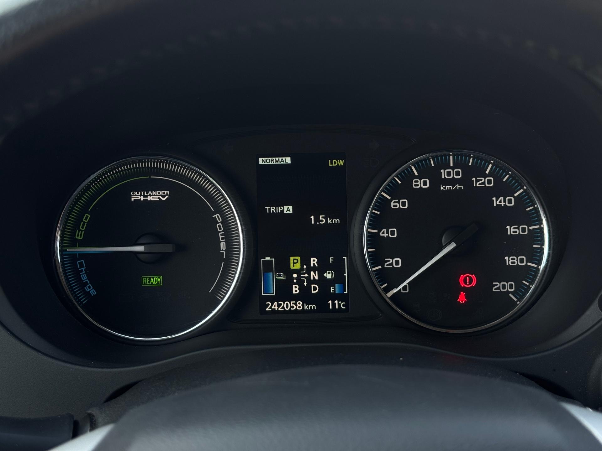 Mitsubishi-Outlander