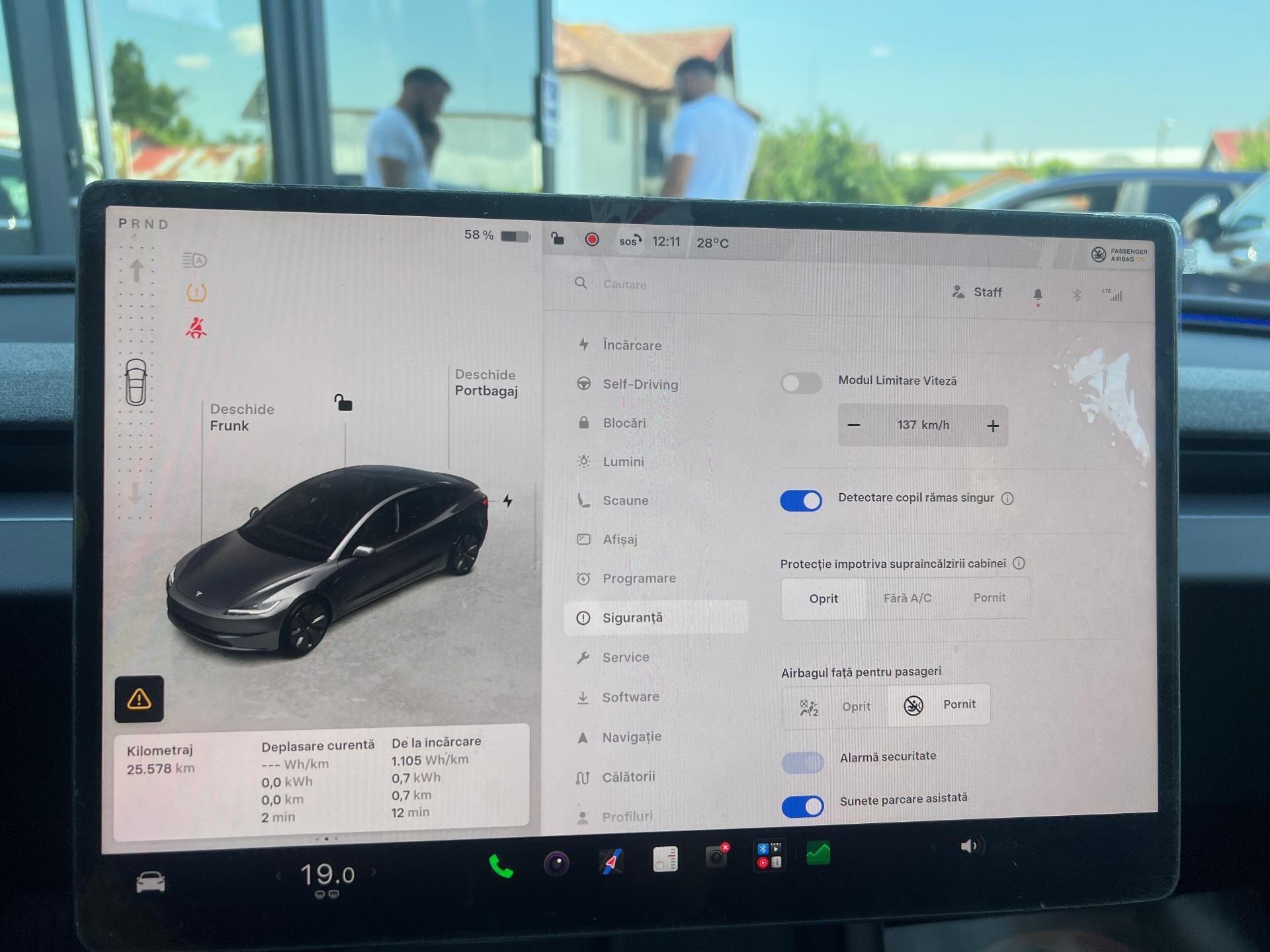 Tesla-Model 3
