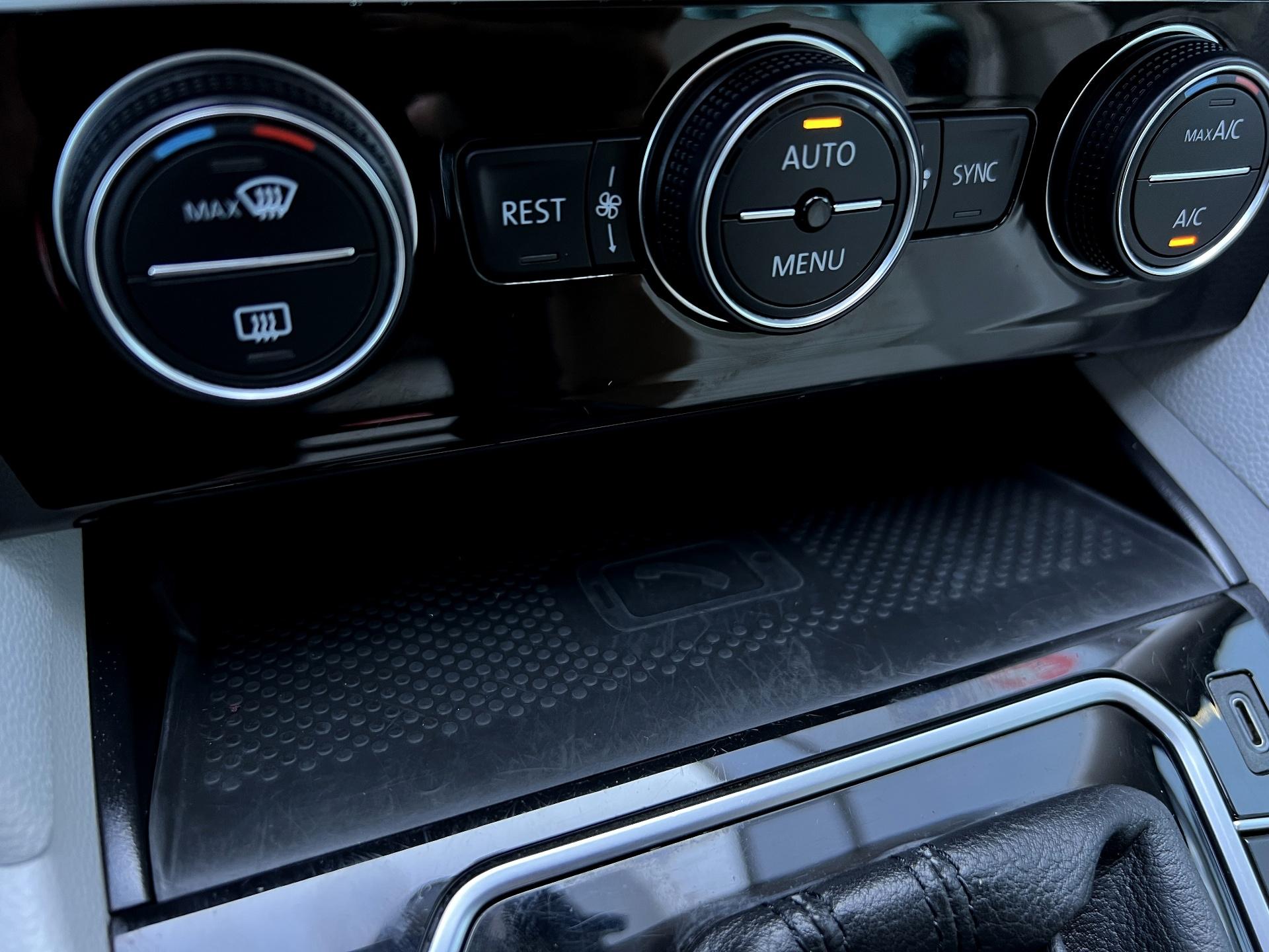 Volkswagen-Passat Alltrack