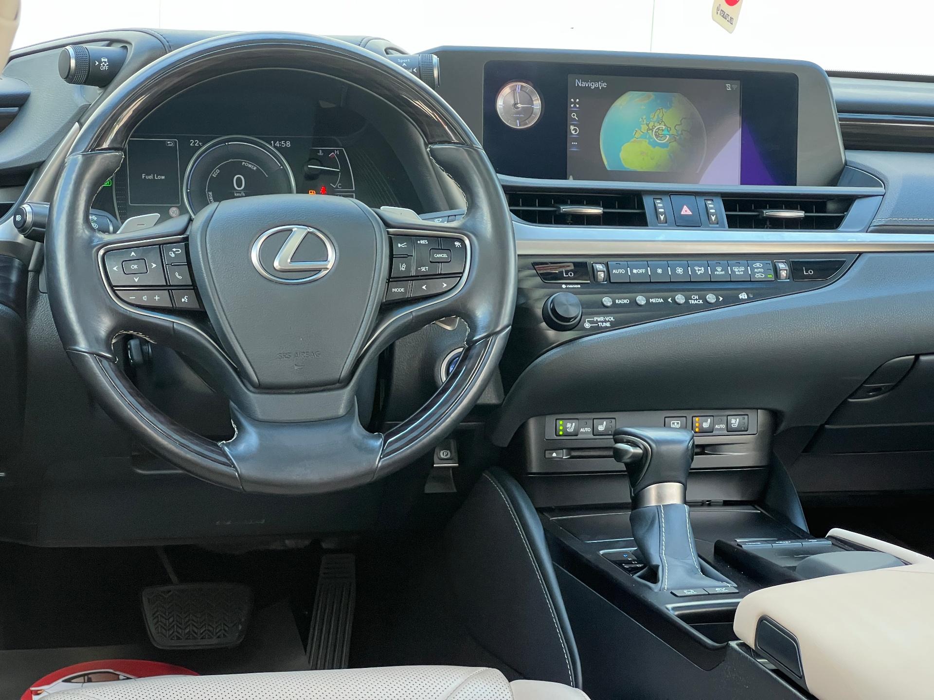 Lexus-ES