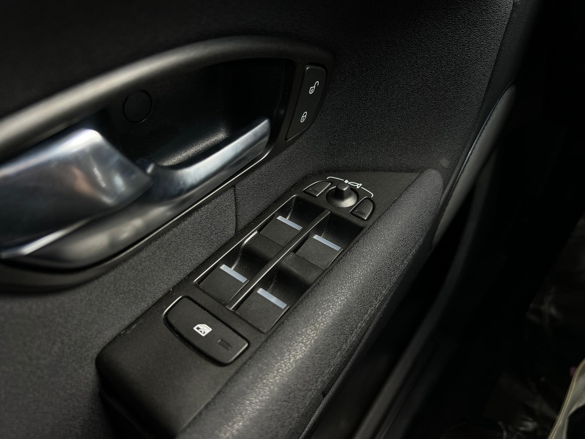 Land Rover-Range Rover Evoque