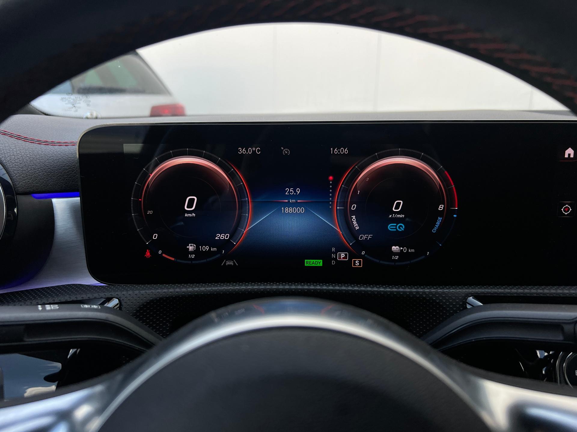 Mercedes-Benz-CLA 250