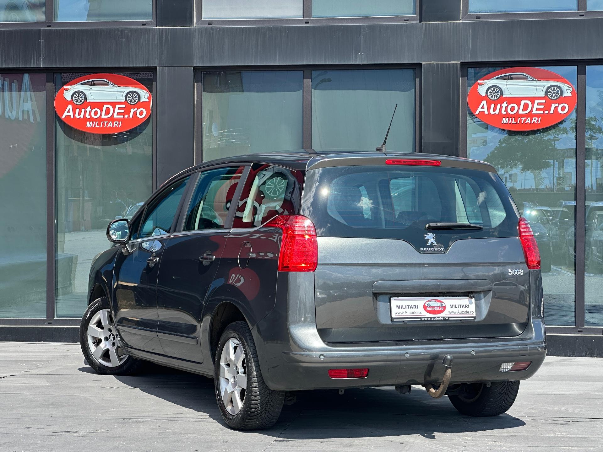 Peugeot-5008