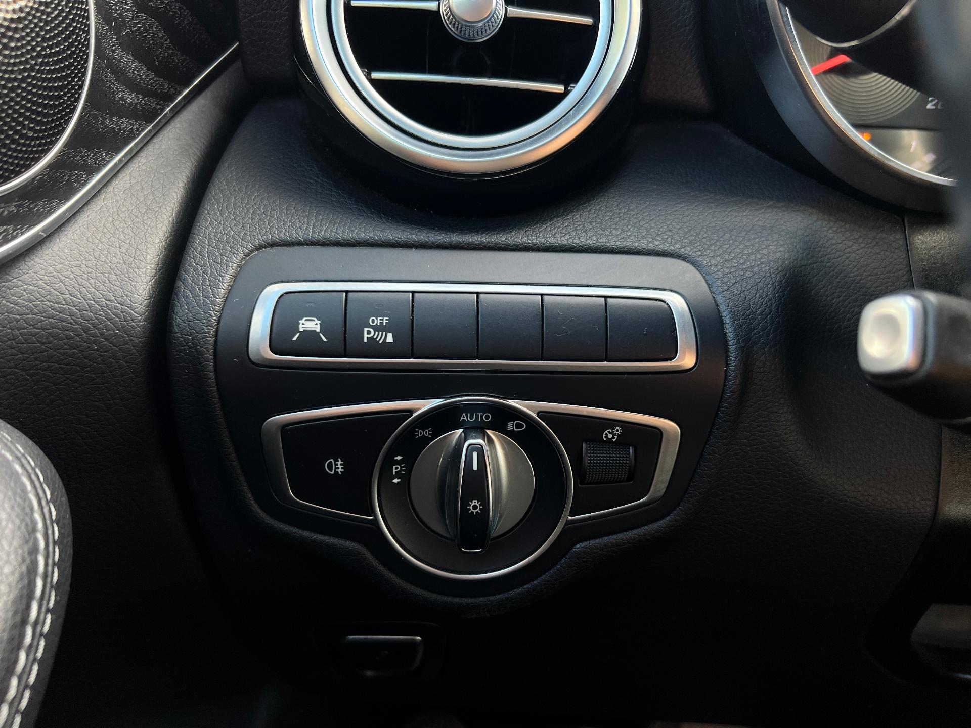 Mercedes-Benz-GLC-COUPE