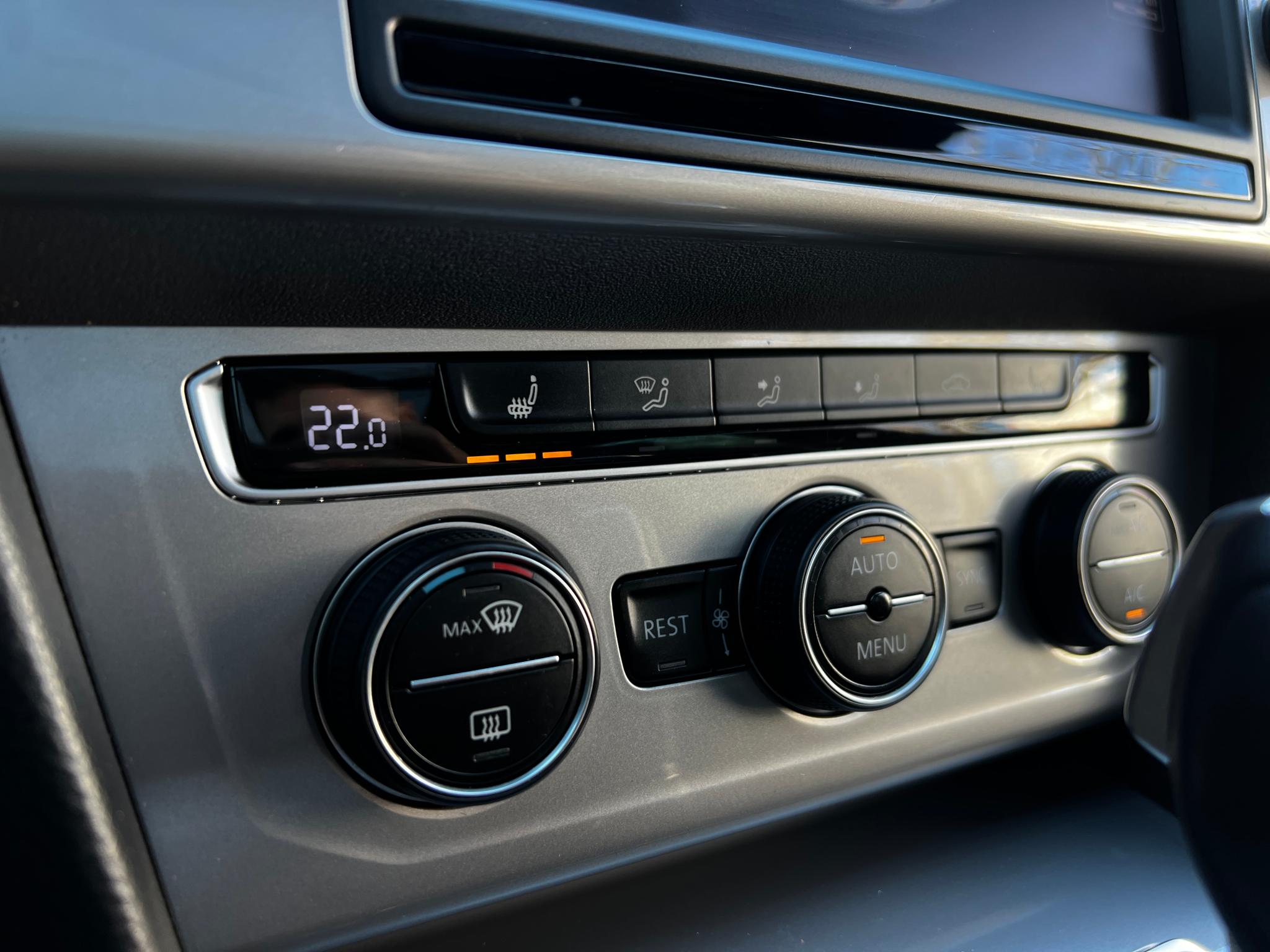 Volkswagen-Passat Alltrack