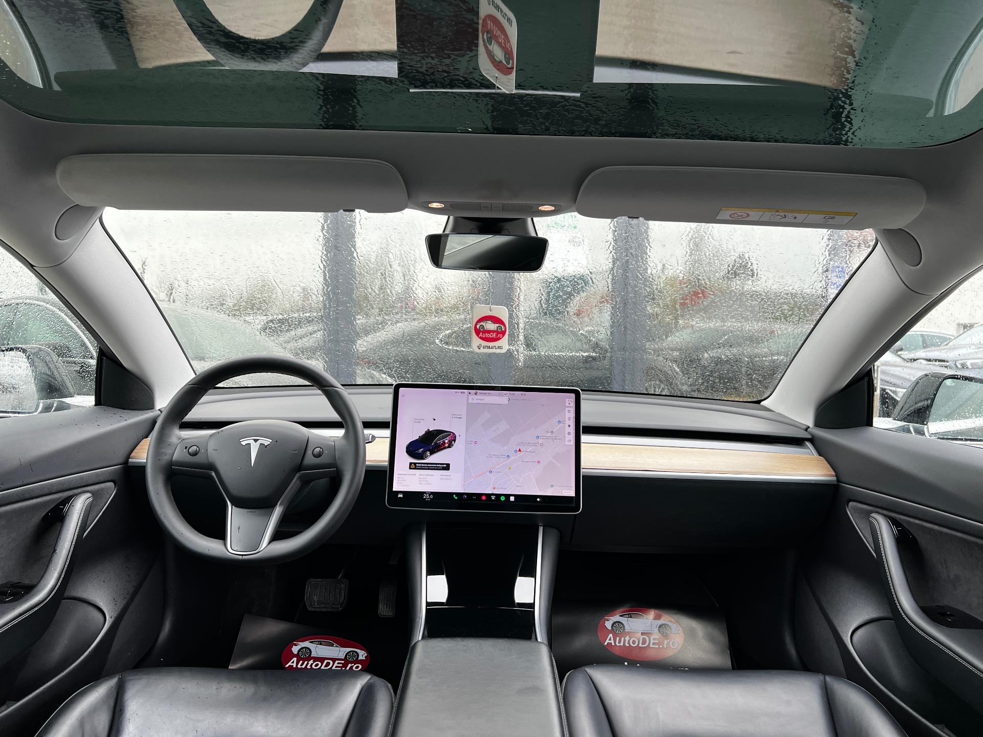 Tesla-Model 3