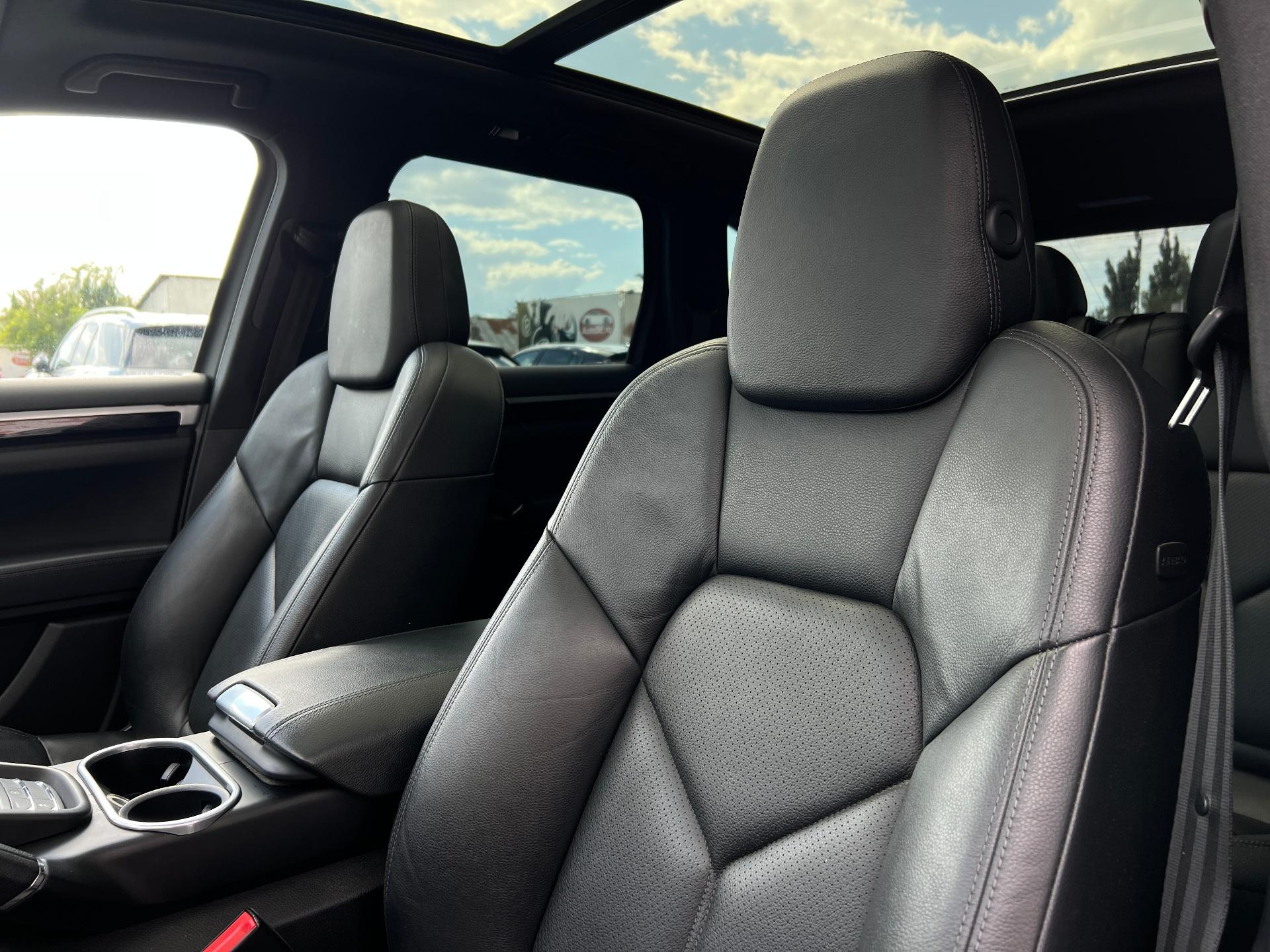 Porsche-Cayenne
