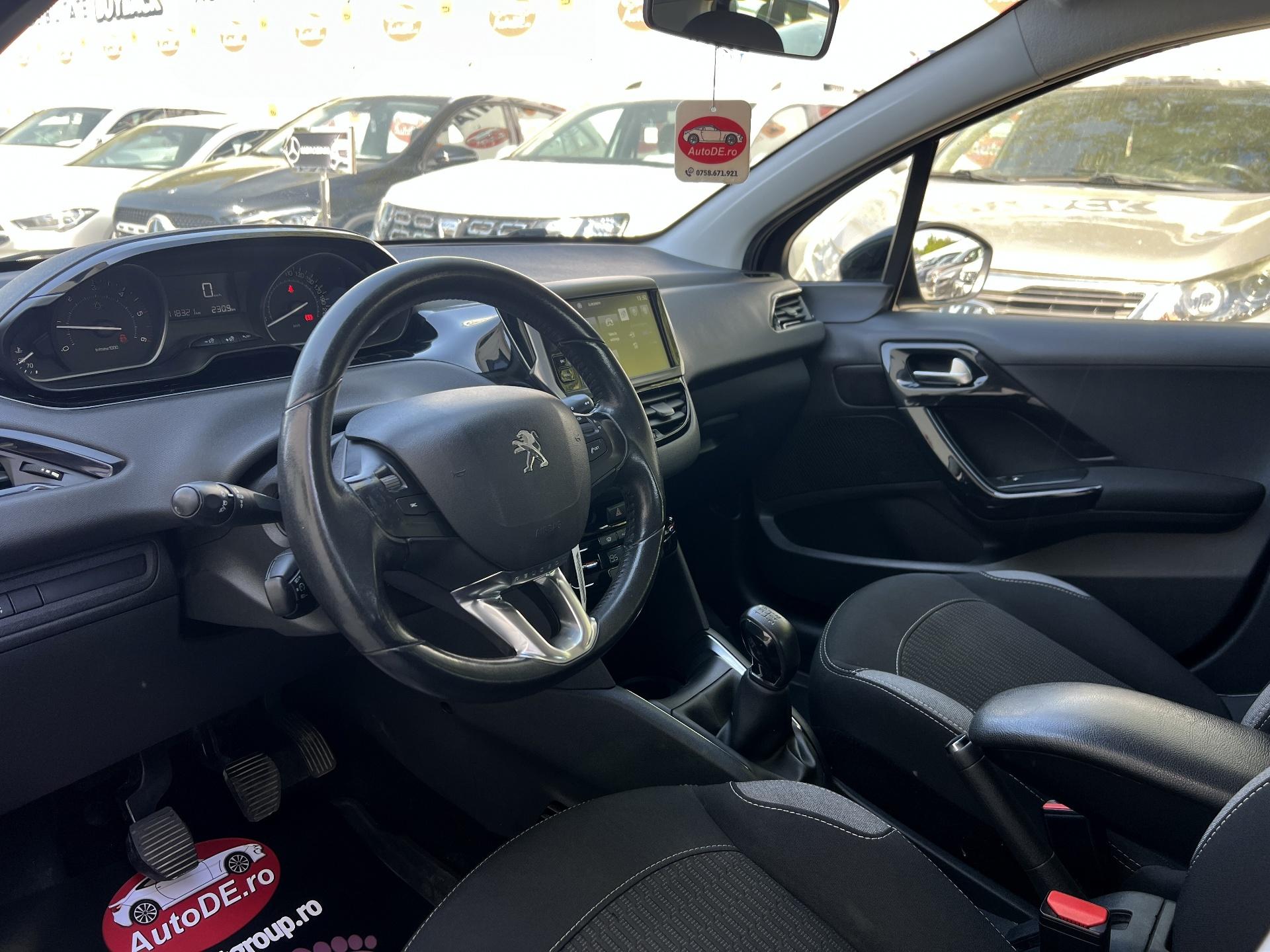 Peugeot-208