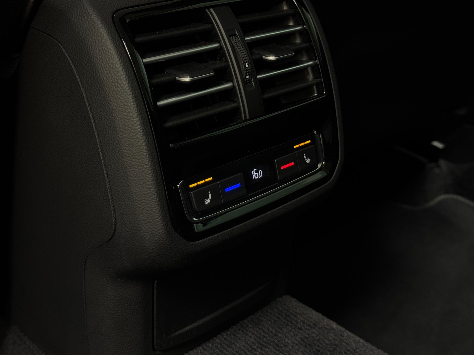 Volkswagen-Passat Alltrack