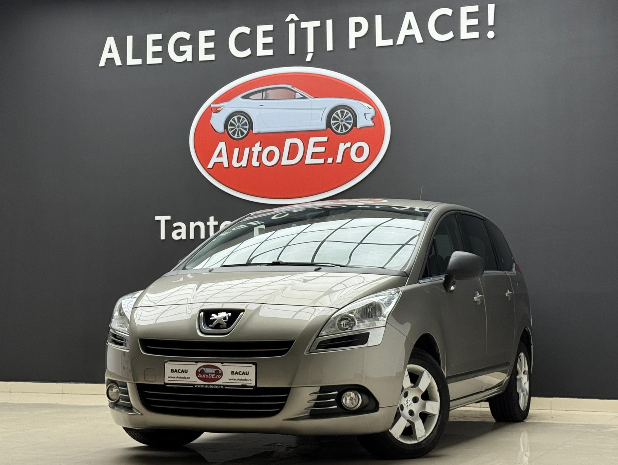 Peugeot-5008
