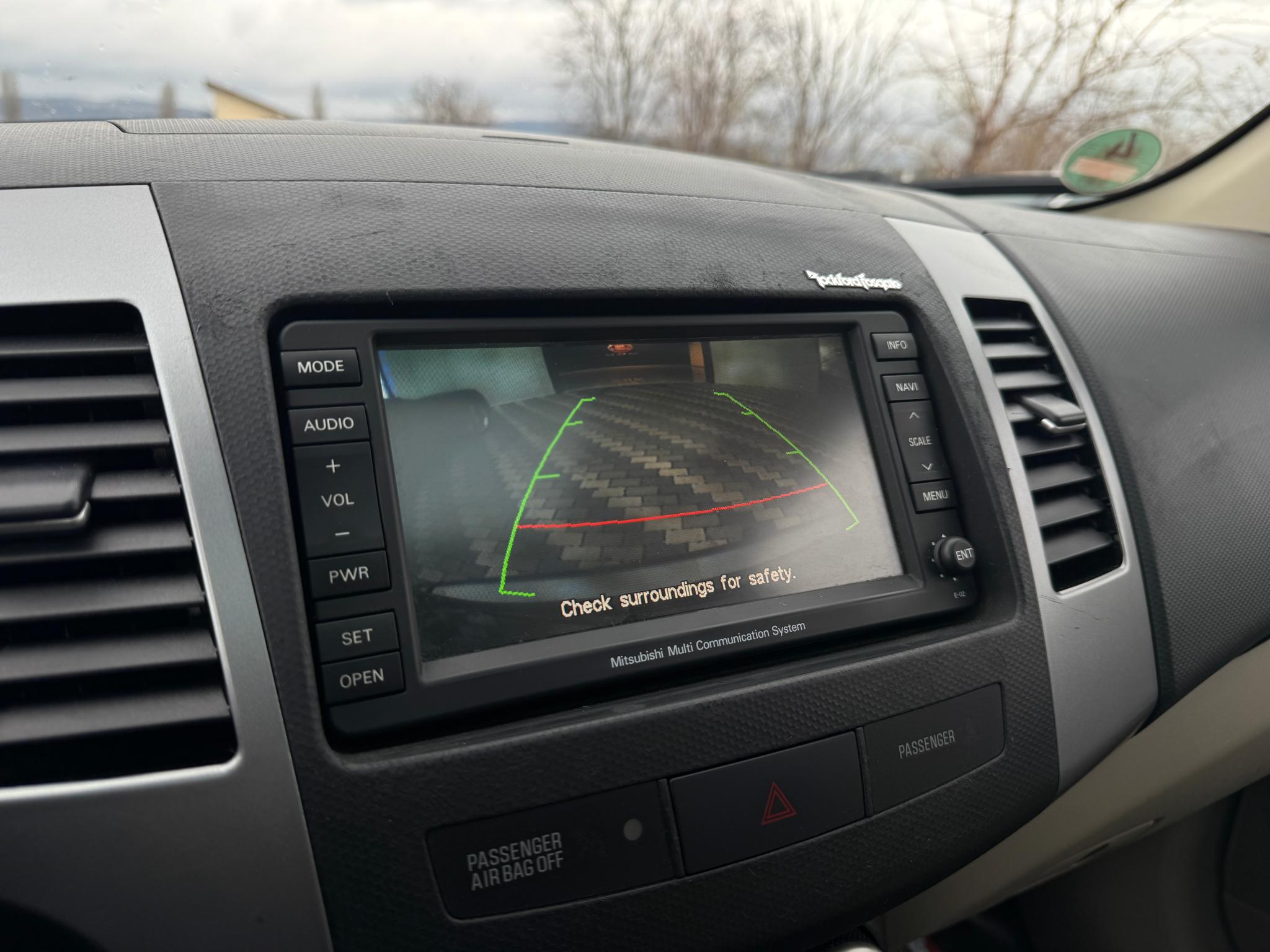 Mitsubishi-Outlander