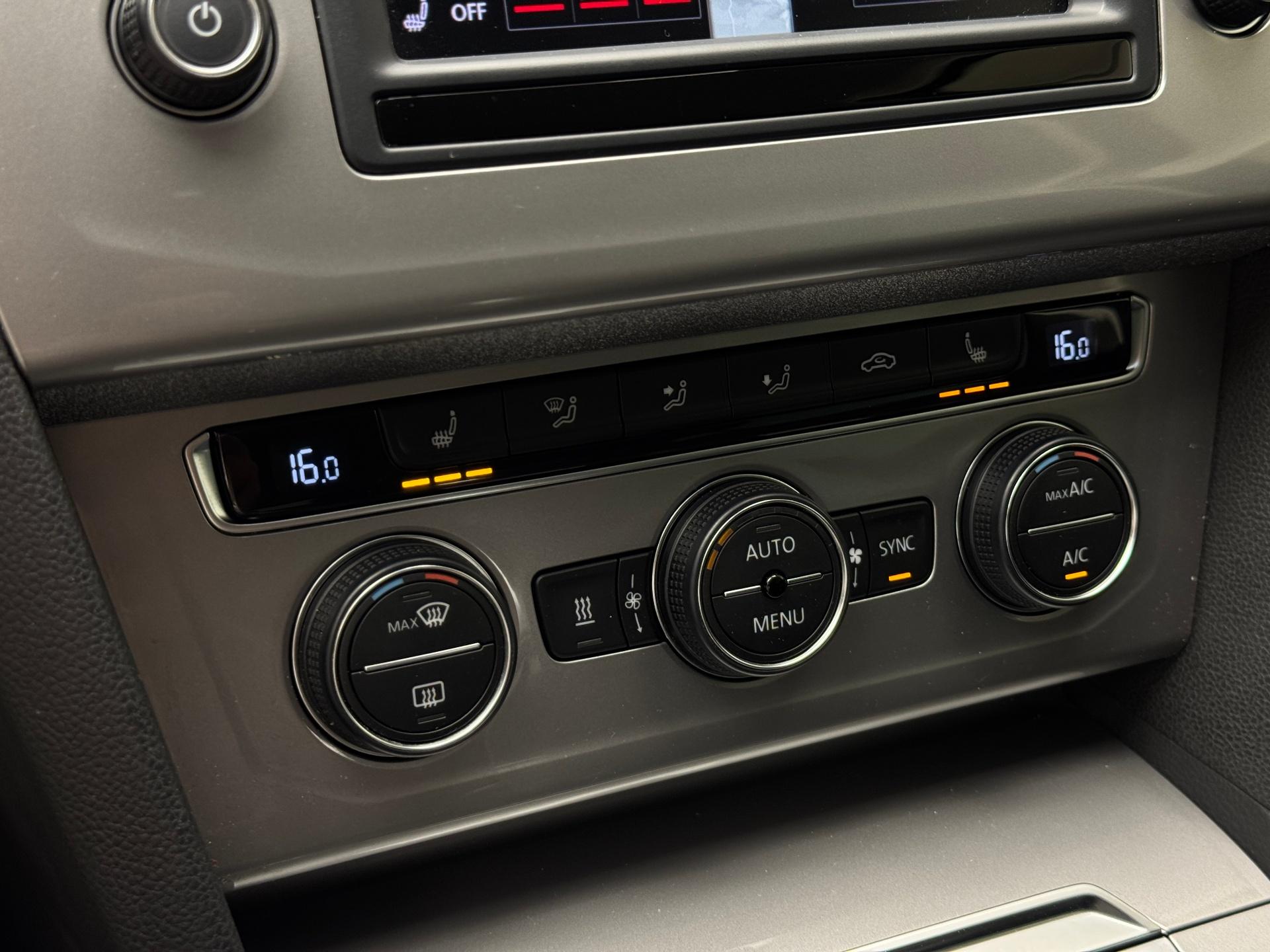 Volkswagen-Passat Alltrack