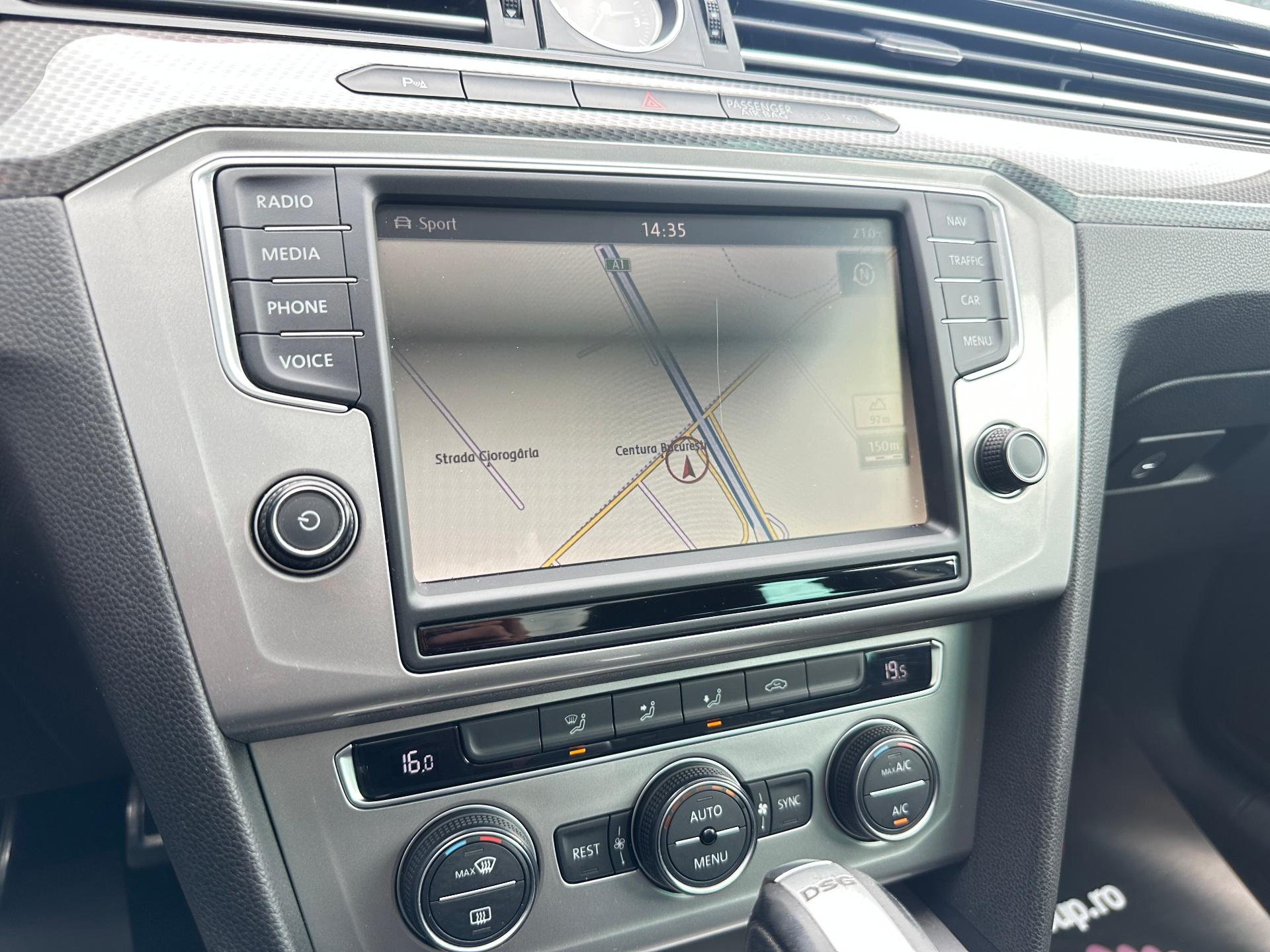 Volkswagen-Passat Alltrack
