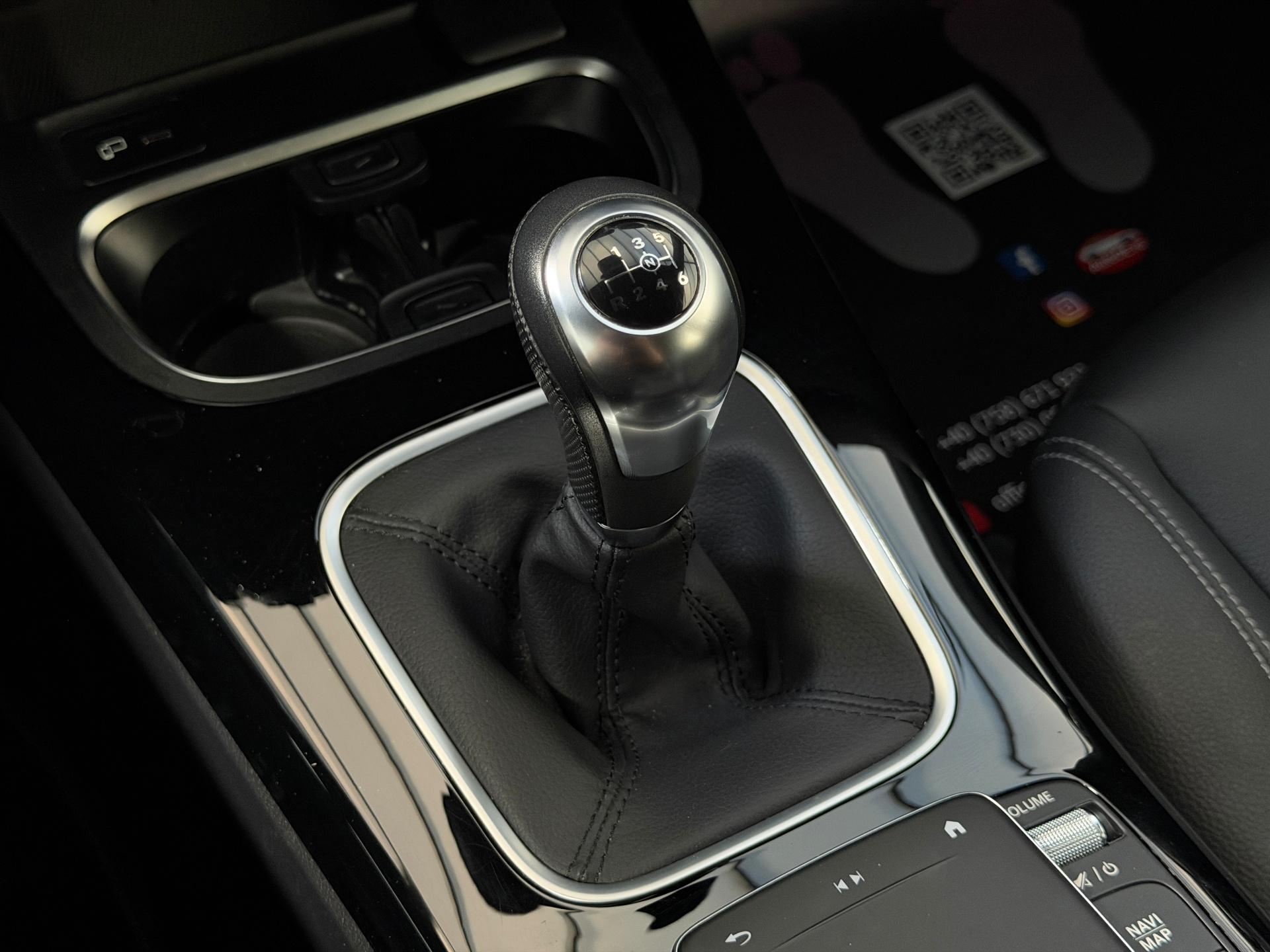 Mercedes-Benz-CLA 180