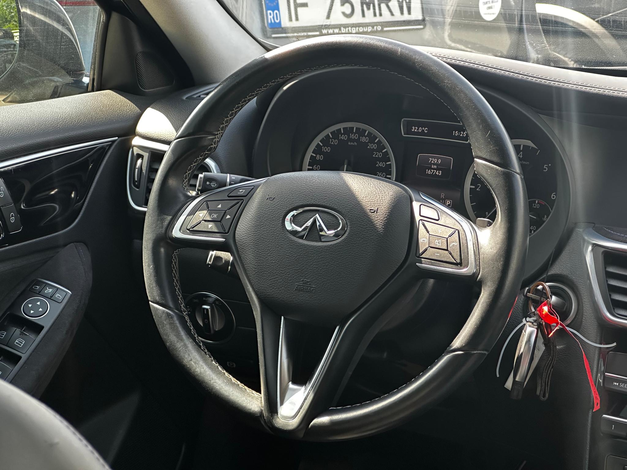 Infiniti-Q30