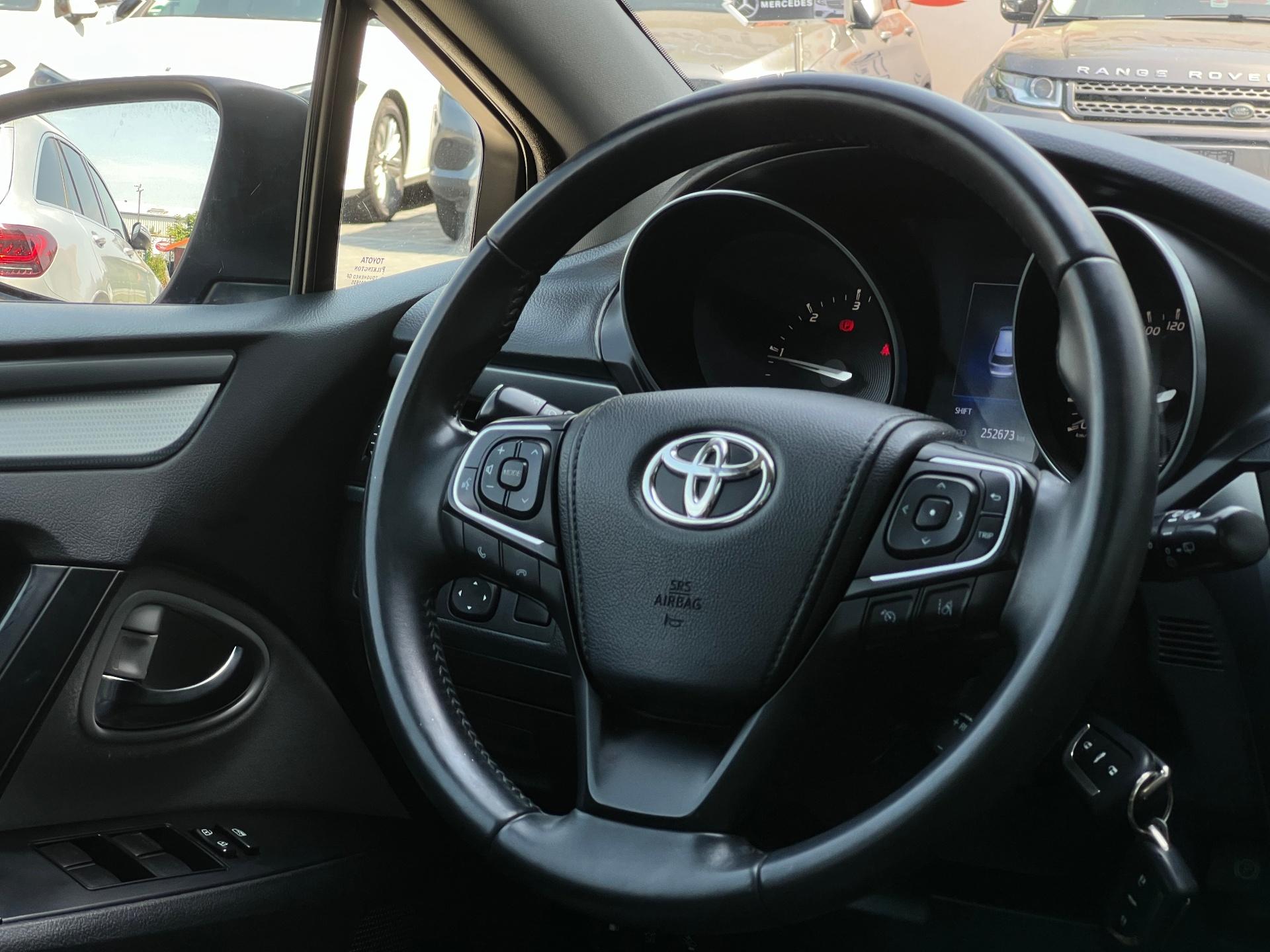 Toyota-Avensis