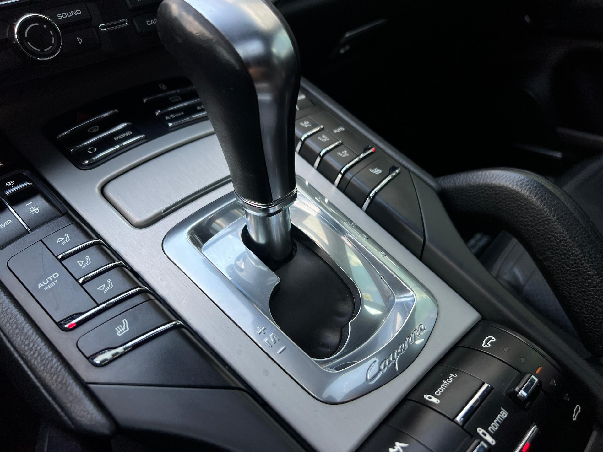 Porsche-Cayenne