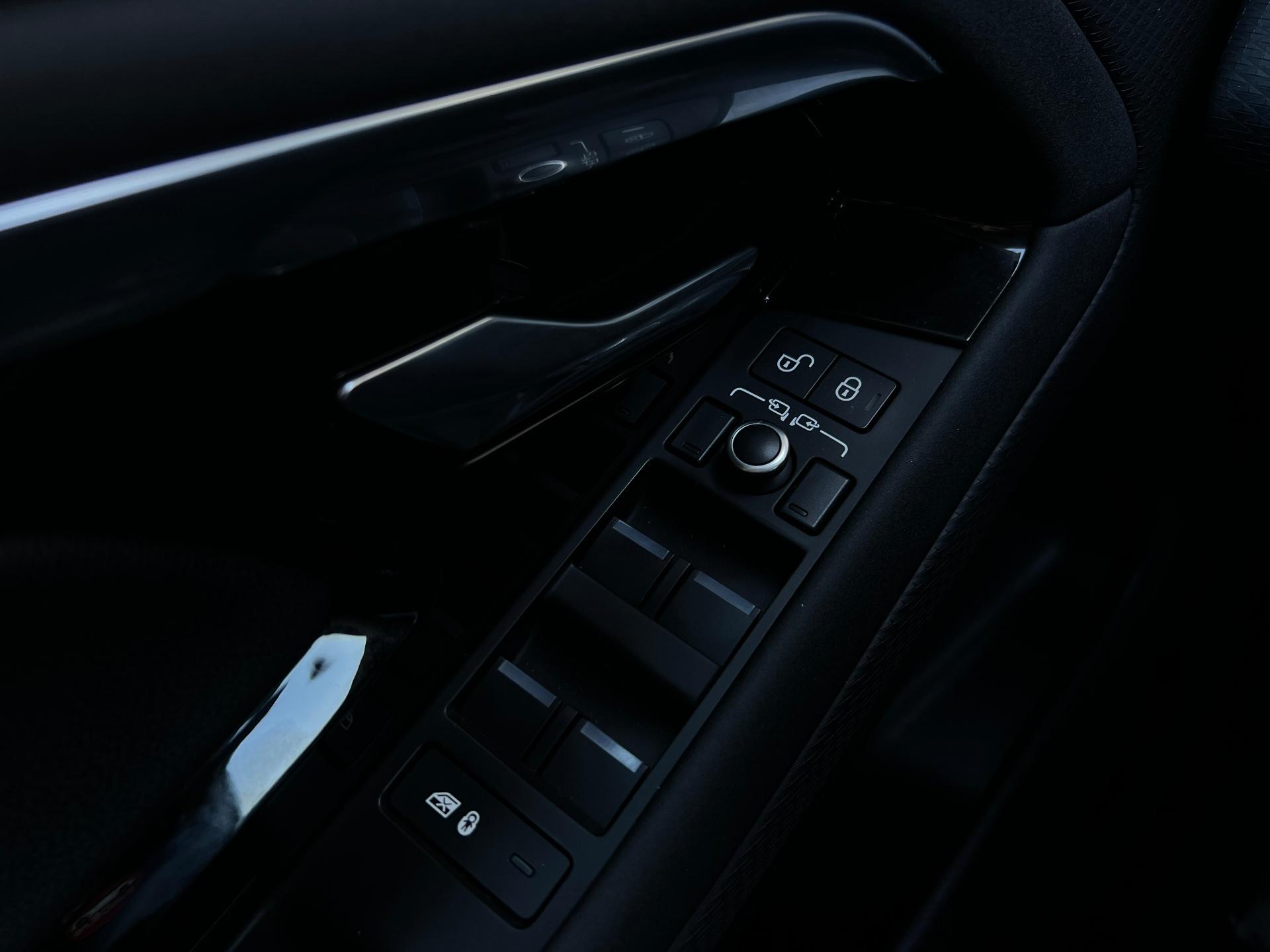 Land Rover-Range Rover Evoque