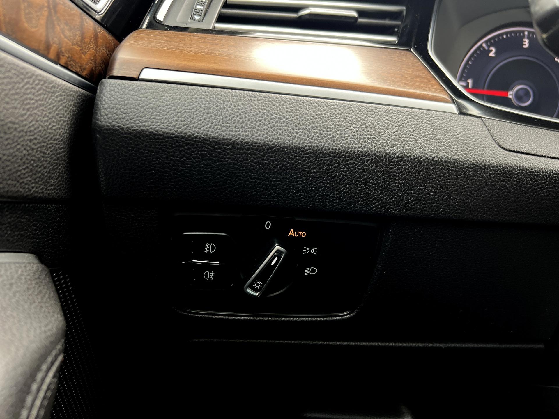 Volkswagen-Passat Alltrack