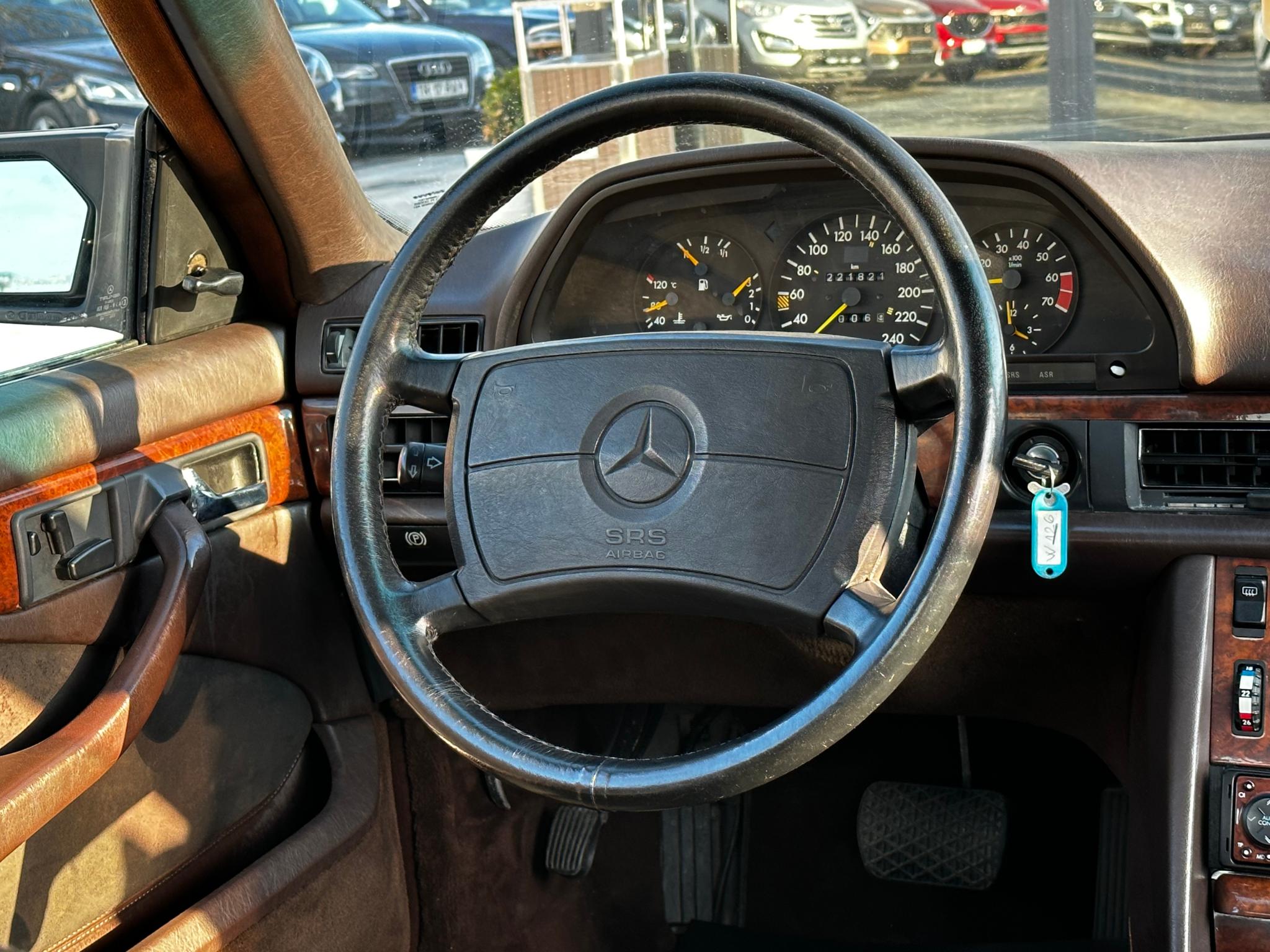 Mercedes-Benz-W126
