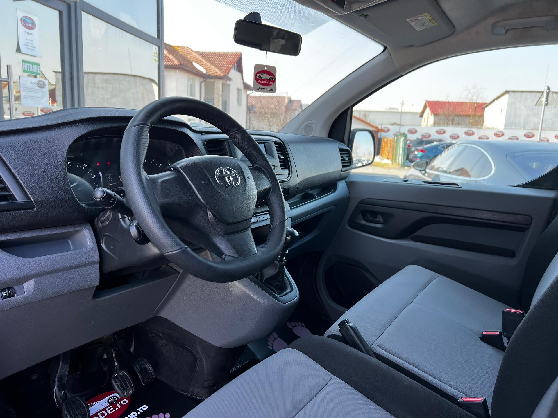 Toyota-Proace