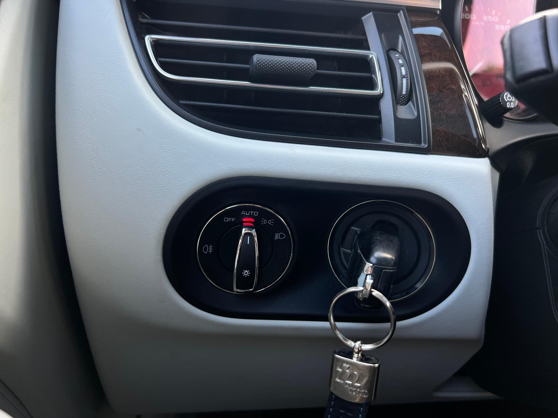 Porsche-Macan