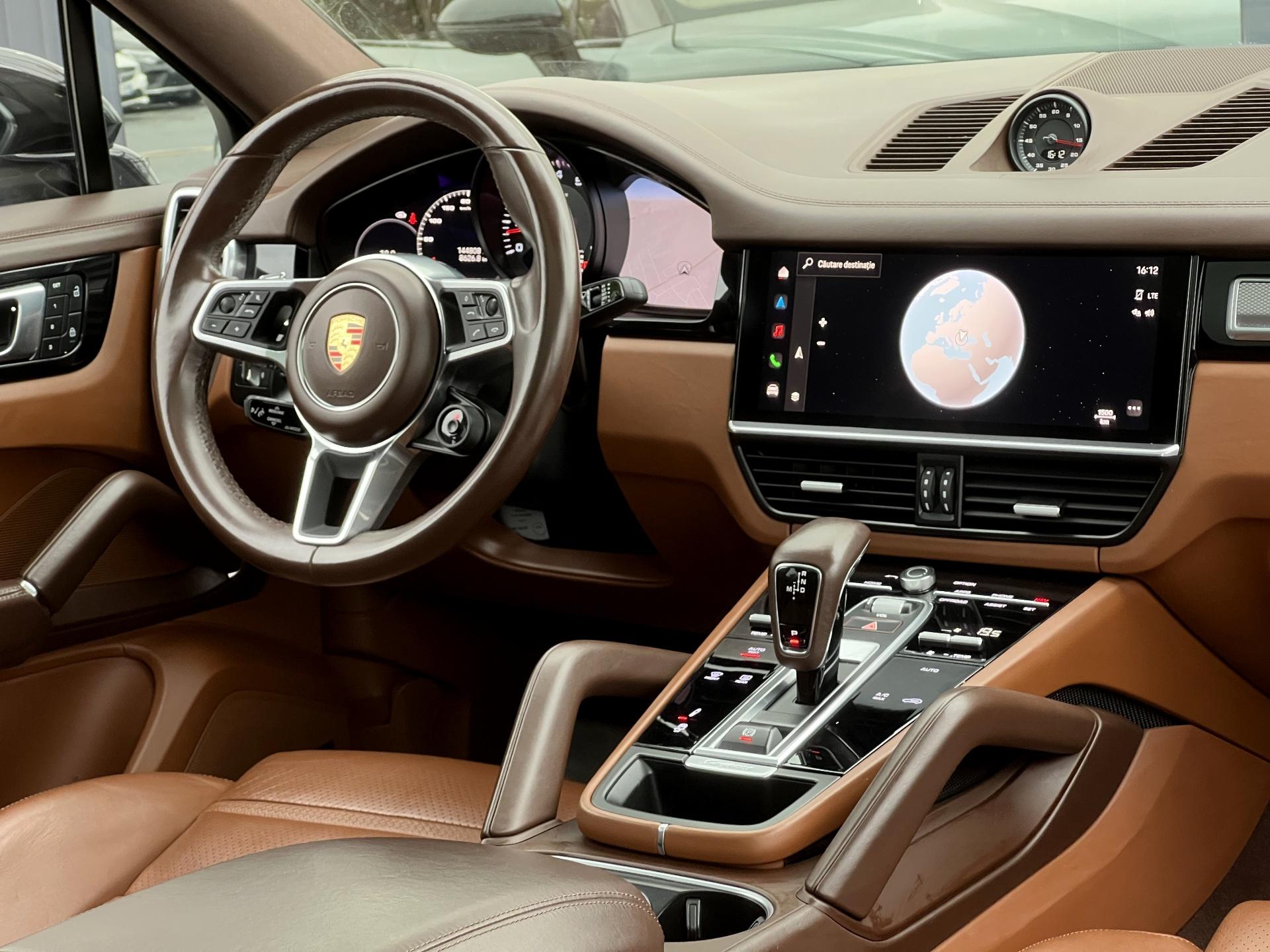 Porsche-Cayenne
