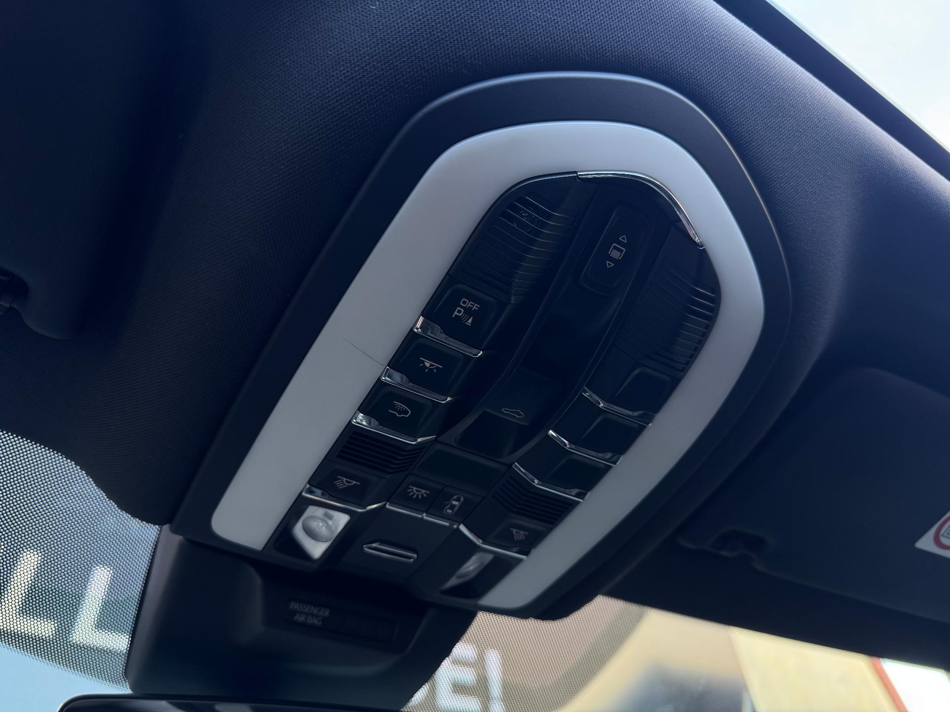 Porsche-Macan